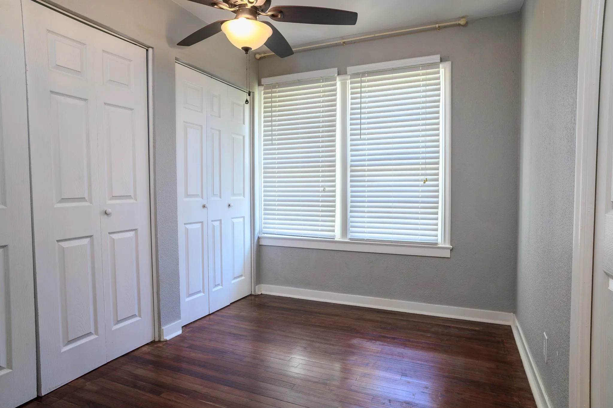 Single Family Residence For Sale in Grayson County , 1500 S Scullin Avenue, Denison, Texas 75020, 3 Bedroom, 1 Bathroom, Garage spaces, 1,281 Sqft, built in 1950, mls#21207579, Real Estate Agent in Denison, Homes For Sale in Grayson county, Homes For Sale in Denison, Realtor in Denison Texas, Real Estate Brokerage Independent Realty Texas, Luminita Cordes Realtor