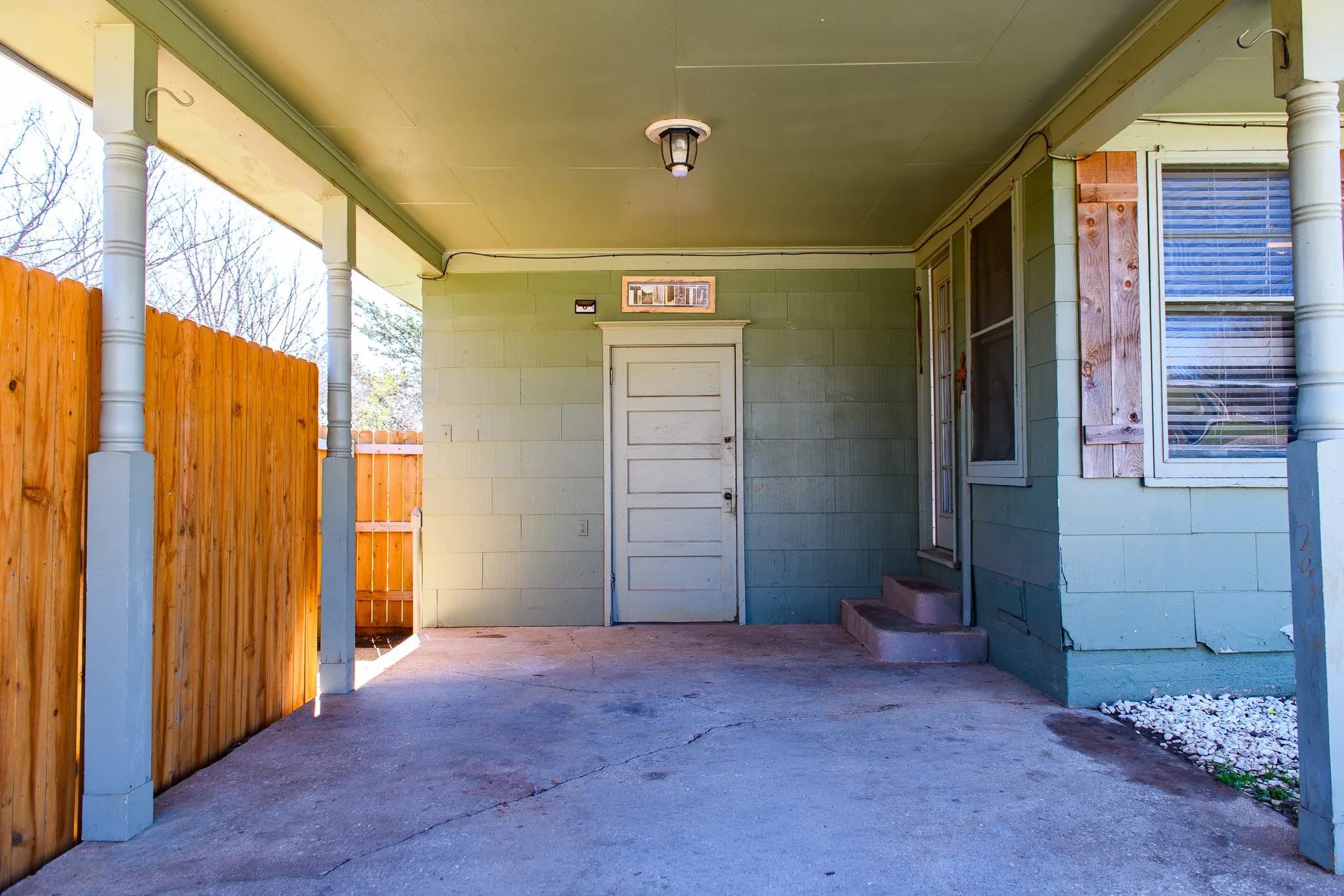 Single Family Residence For Sale in Grayson County , 1500 S Scullin Avenue, Denison, Texas 75020, 3 Bedroom, 1 Bathroom, Garage spaces, 1,281 Sqft, built in 1950, mls#21207579, Real Estate Agent in Denison, Homes For Sale in Grayson county, Homes For Sale in Denison, Realtor in Denison Texas, Real Estate Brokerage Independent Realty Texas, Luminita Cordes Realtor
