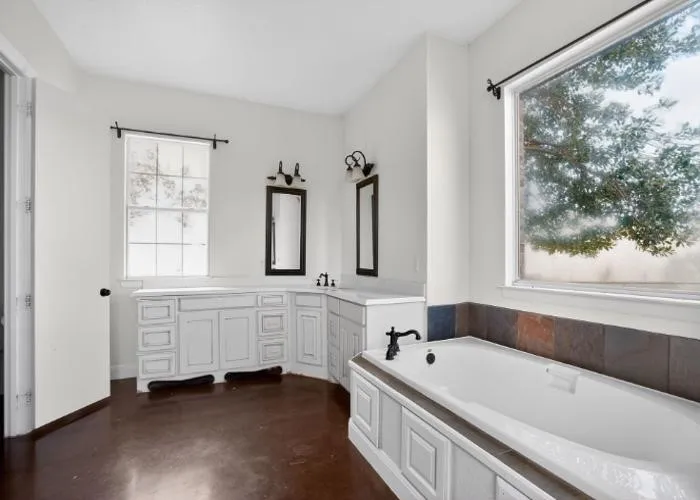 Single Family Residence For Sale in Parker County , 437 Aledo Creeks Road E, Fort Worth, Texas 76126, 4 Bedroom, 4 Bathroom, 3 Garage spaces, 4,308 Sqft, built in 2002, mls#21207513, Real Estate Agent in Fort Worth, Homes For Sale in Parker county, Homes For Sale in Fort Worth, Realtor in Fort Worth Texas, Real Estate Brokerage Independent Realty Texas, Luminita Cordes Realtor