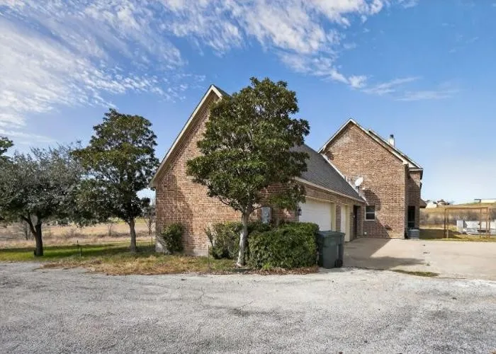 Single Family Residence For Sale in Parker County , 437 Aledo Creeks Road E, Fort Worth, Texas 76126, 4 Bedroom, 4 Bathroom, 3 Garage spaces, 4,308 Sqft, built in 2002, mls#21207513, Real Estate Agent in Fort Worth, Homes For Sale in Parker county, Homes For Sale in Fort Worth, Realtor in Fort Worth Texas, Real Estate Brokerage Independent Realty Texas, Luminita Cordes Realtor