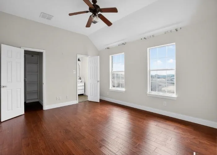 Single Family Residence For Sale in Parker County , 437 Aledo Creeks Road E, Fort Worth, Texas 76126, 4 Bedroom, 4 Bathroom, 3 Garage spaces, 4,308 Sqft, built in 2002, mls#21207513, Real Estate Agent in Fort Worth, Homes For Sale in Parker county, Homes For Sale in Fort Worth, Realtor in Fort Worth Texas, Real Estate Brokerage Independent Realty Texas, Luminita Cordes Realtor