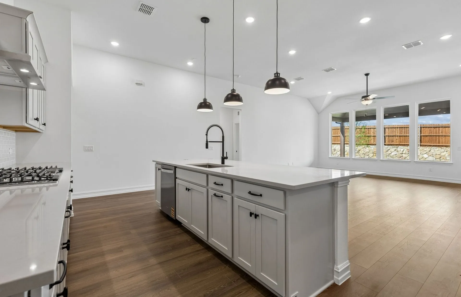 Beautiful pendent lighting in kitchen