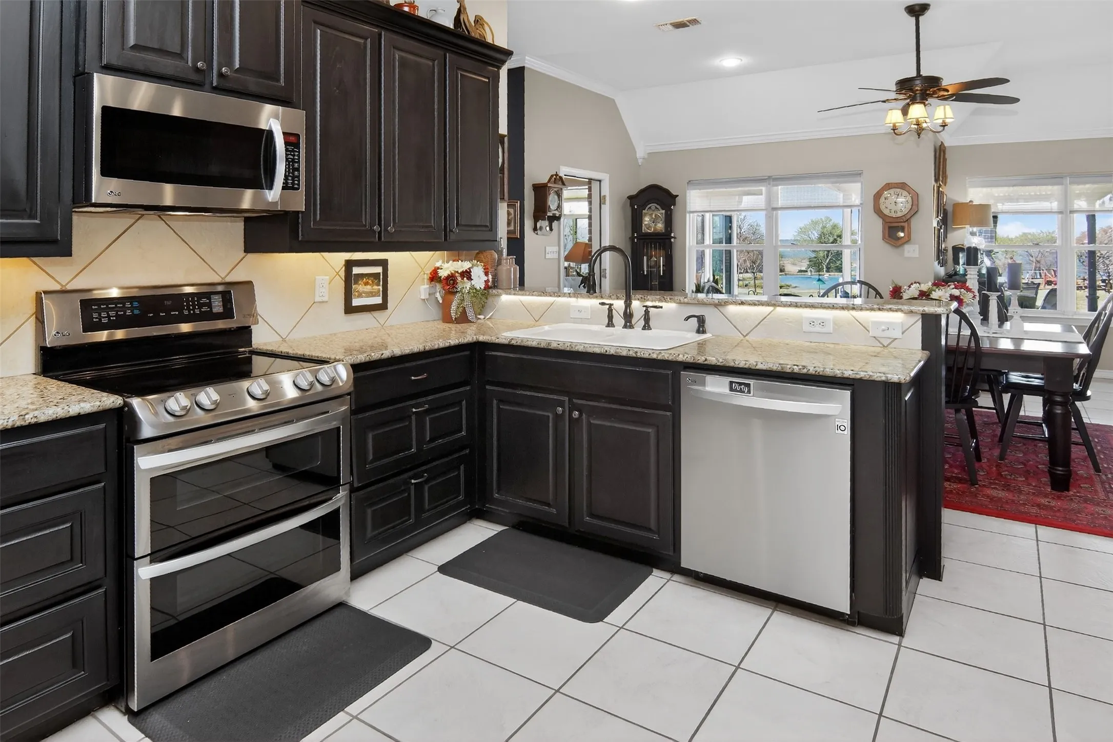 Single Family Residence For Sale in Rains County , 125 Rs County Road 3379, Emory, Texas 75440, 4 Bedroom, 2 Bathroom, 2 Garage spaces, 2,387 Sqft, built in 2006, Preowned, mls#21196032, Real Estate Agent in Emory, Homes For Sale in Rains county, Homes For Sale in Emory, Realtor in Emory Texas, Real Estate Brokerage Independent Realty Texas, Luminita Cordes Realtor