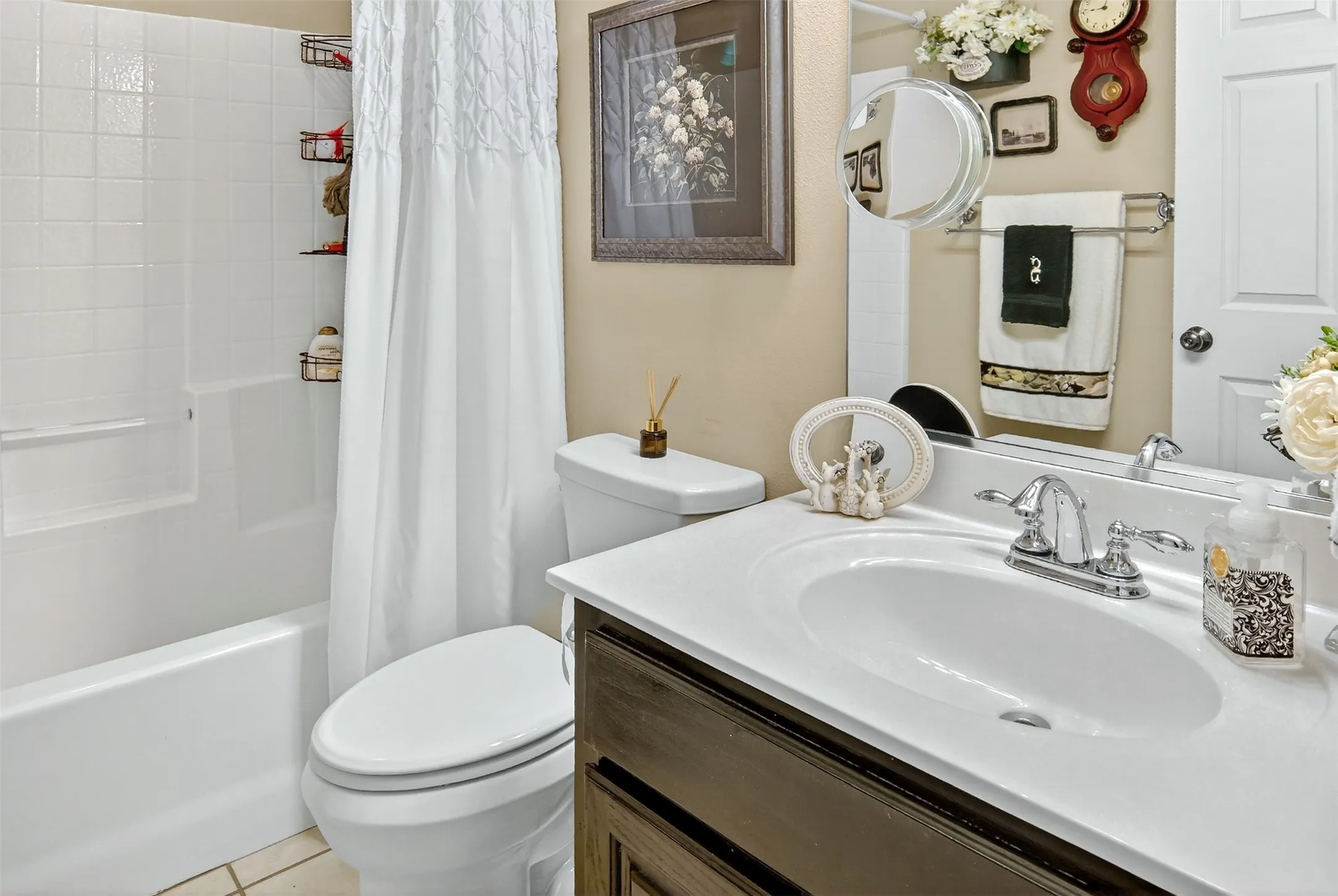 Single Family Residence For Sale in Rains County , 125 Rs County Road 3379, Emory, Texas 75440, 4 Bedroom, 2 Bathroom, 2 Garage spaces, 2,387 Sqft, built in 2006, Preowned, mls#21196032, Real Estate Agent in Emory, Homes For Sale in Rains county, Homes For Sale in Emory, Realtor in Emory Texas, Real Estate Brokerage Independent Realty Texas, Luminita Cordes Realtor