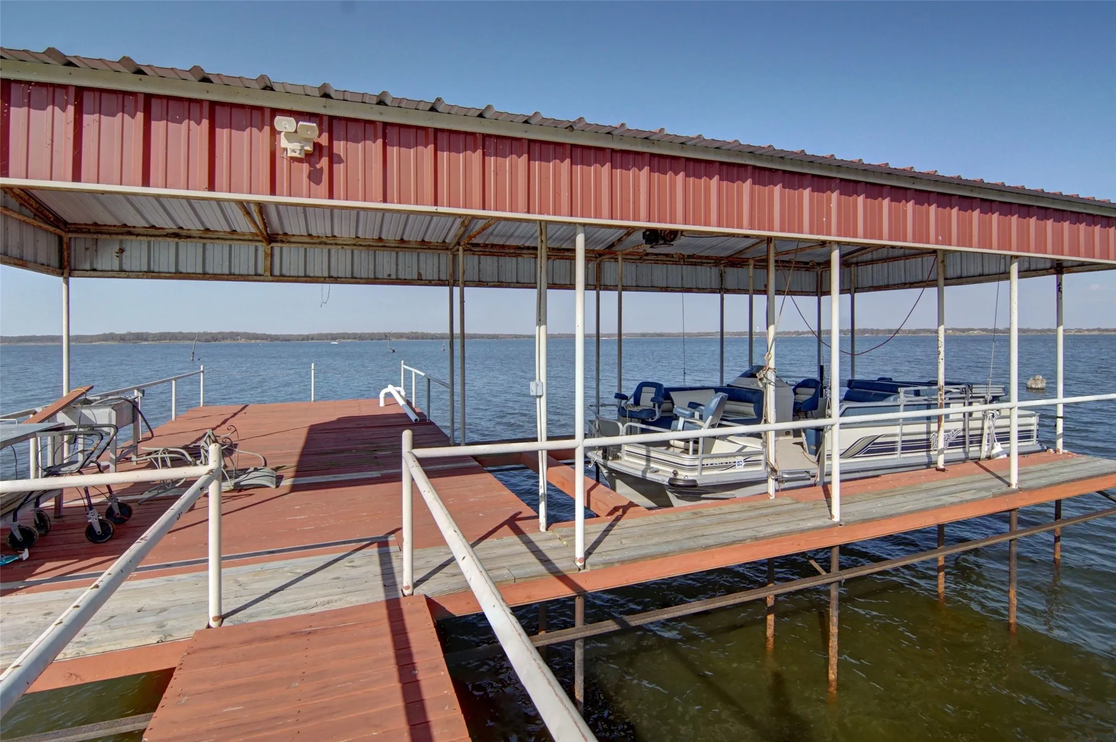 Single Family Residence For Sale in Rains County , 125 Rs County Road 3379, Emory, Texas 75440, 4 Bedroom, 2 Bathroom, 2 Garage spaces, 2,387 Sqft, built in 2006, Preowned, mls#21196032, Real Estate Agent in Emory, Homes For Sale in Rains county, Homes For Sale in Emory, Realtor in Emory Texas, Real Estate Brokerage Independent Realty Texas, Luminita Cordes Realtor