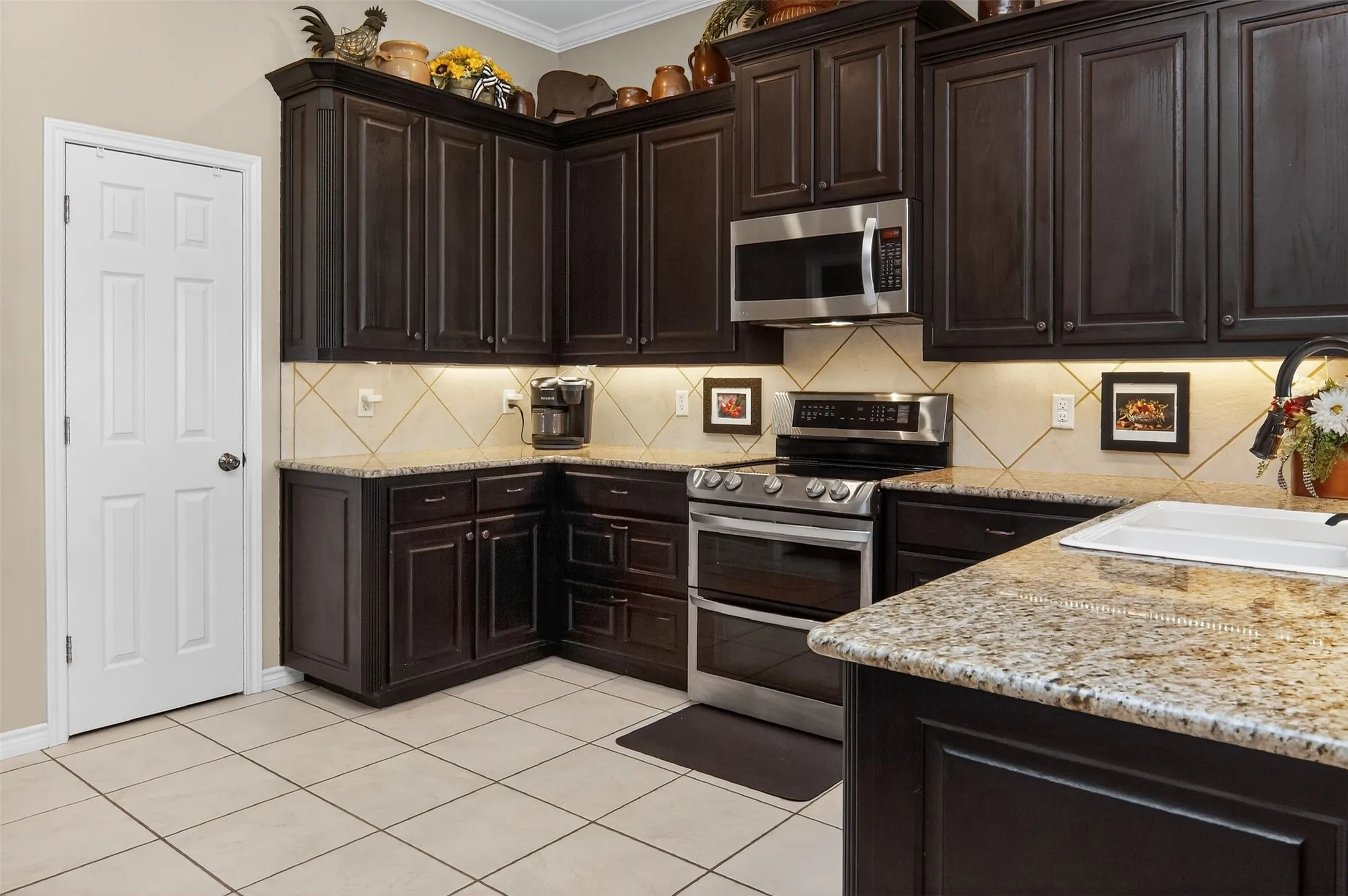 Single Family Residence For Sale in Rains County , 125 Rs County Road 3379, Emory, Texas 75440, 4 Bedroom, 2 Bathroom, 2 Garage spaces, 2,387 Sqft, built in 2006, Preowned, mls#21196032, Real Estate Agent in Emory, Homes For Sale in Rains county, Homes For Sale in Emory, Realtor in Emory Texas, Real Estate Brokerage Independent Realty Texas, Luminita Cordes Realtor
