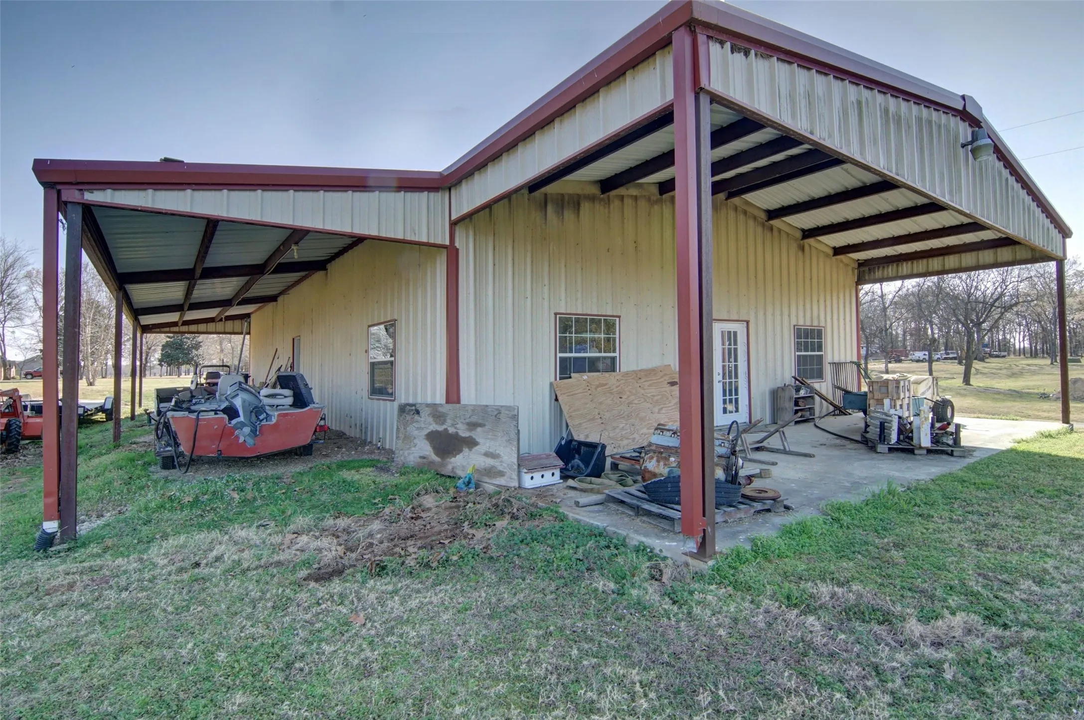 Single Family Residence For Sale in Rains County , 125 Rs County Road 3379, Emory, Texas 75440, 4 Bedroom, 2 Bathroom, 2 Garage spaces, 2,387 Sqft, built in 2006, Preowned, mls#21196032, Real Estate Agent in Emory, Homes For Sale in Rains county, Homes For Sale in Emory, Realtor in Emory Texas, Real Estate Brokerage Independent Realty Texas, Luminita Cordes Realtor