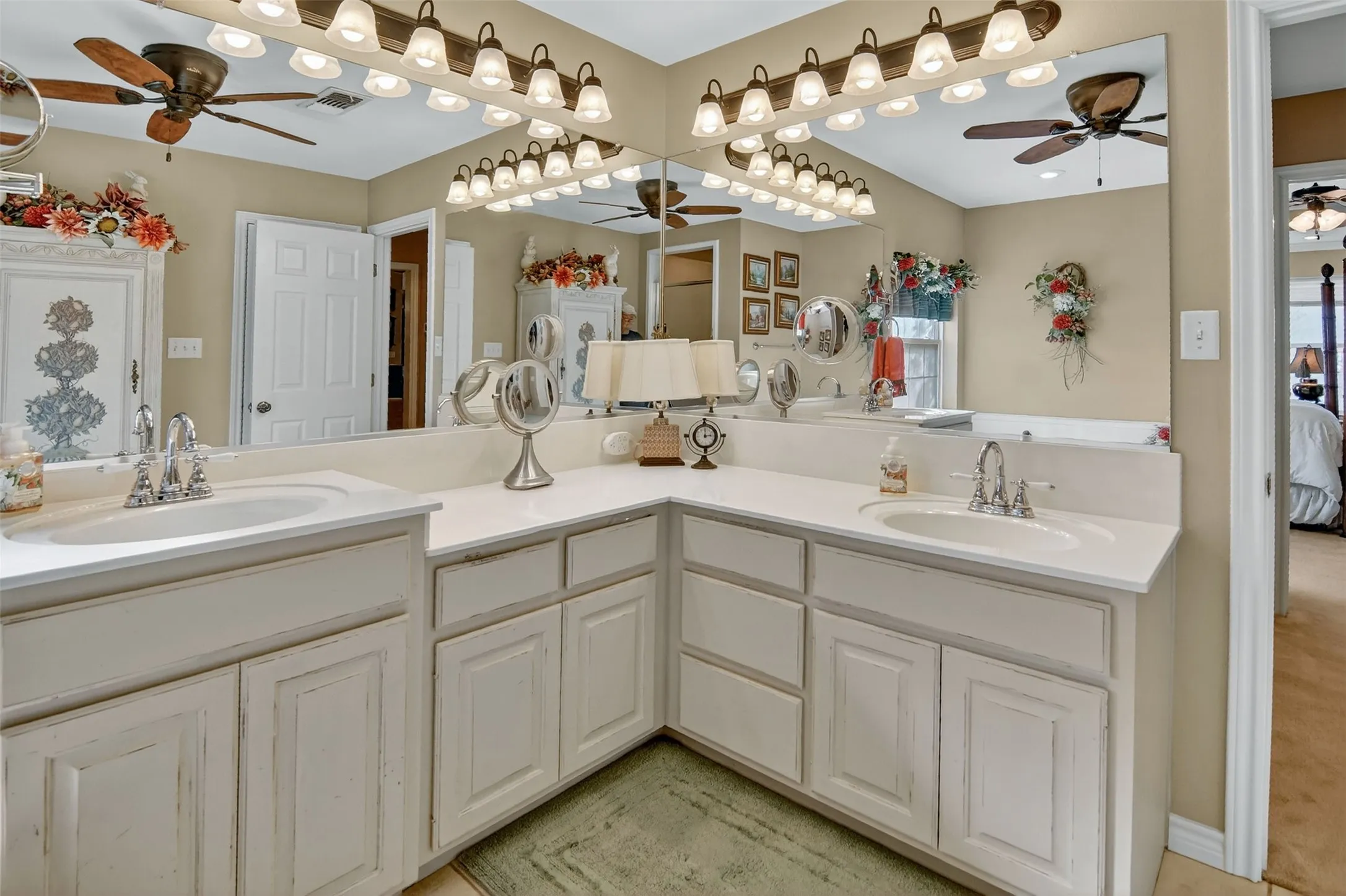 Single Family Residence For Sale in Rains County , 125 Rs County Road 3379, Emory, Texas 75440, 4 Bedroom, 2 Bathroom, 2 Garage spaces, 2,387 Sqft, built in 2006, Preowned, mls#21196032, Real Estate Agent in Emory, Homes For Sale in Rains county, Homes For Sale in Emory, Realtor in Emory Texas, Real Estate Brokerage Independent Realty Texas, Luminita Cordes Realtor