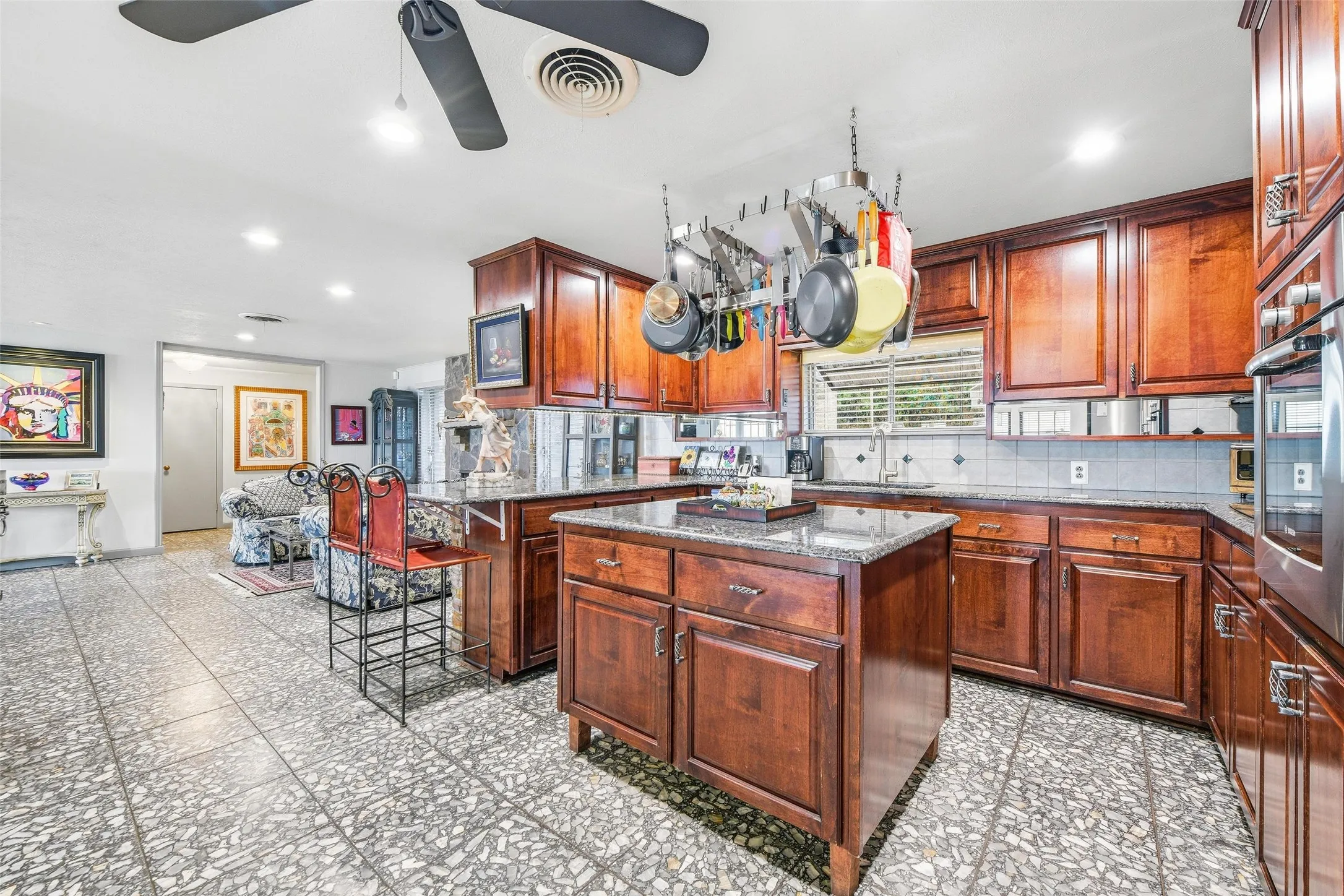 Single Family Residence For Sale in Tarrant County , 2404 Indian Cove Street, Fort Worth, Texas 76108, 3 Bedrooms, 3 Bathrooms, 4 Garage spaces, 2,445 Sqft, built in 1997, Preowned, Price $799,000, mls#21204048, Real Estate Agent in Fort Worth, Homes For Sale in Tarrant county, Homes For Sale in Fort Worth, Realtor in Fort Worth Texas, Real Estate Brokerage Independent Realty Texas, Luminita Cordes Realtor