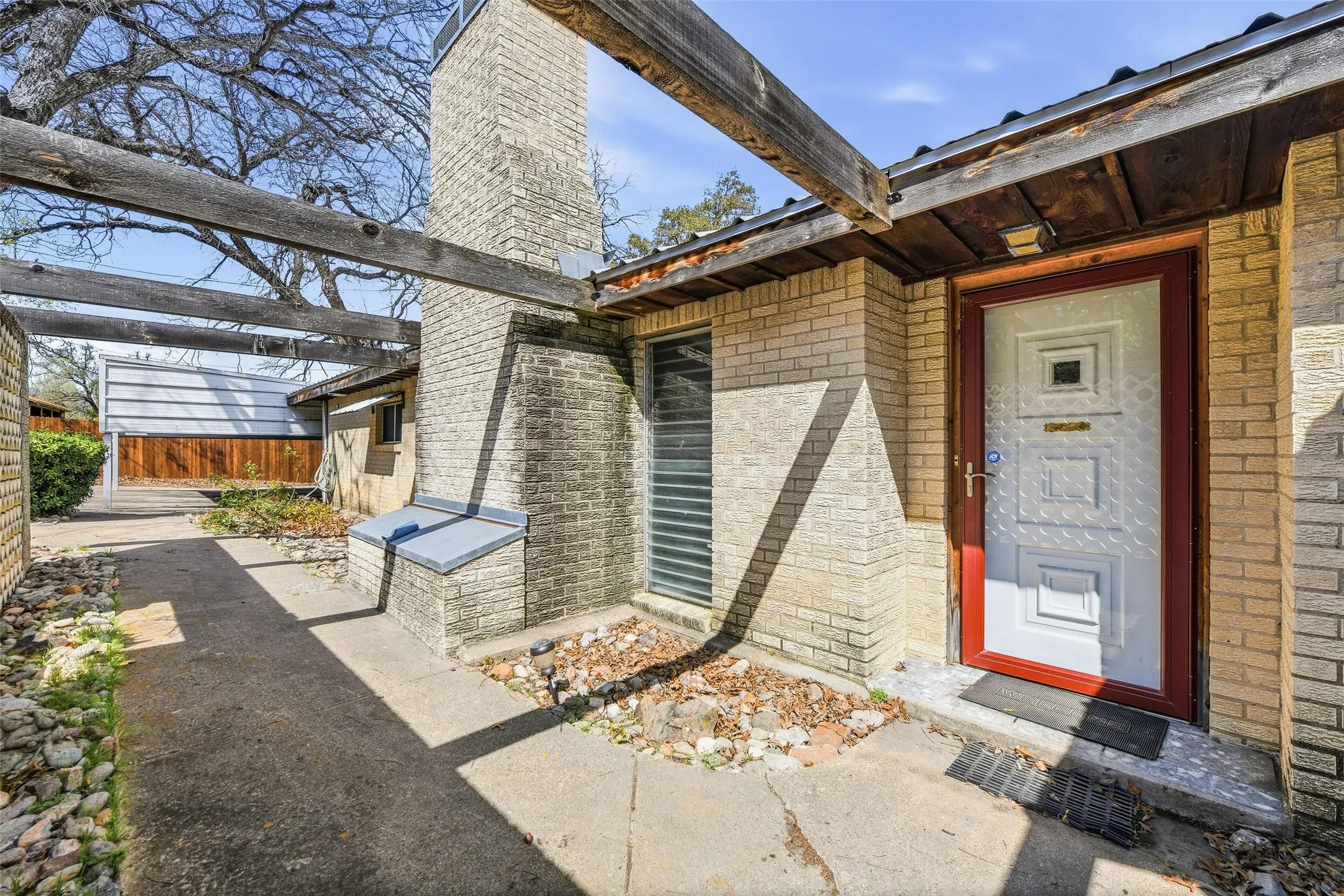 Single Family Residence For Sale in Tarrant County , 2404 Indian Cove Street, Fort Worth, Texas 76108, 3 Bedrooms, 3 Bathrooms, 4 Garage spaces, 2,445 Sqft, built in 1997, Preowned, Price $799,000, mls#21204048, Real Estate Agent in Fort Worth, Homes For Sale in Tarrant county, Homes For Sale in Fort Worth, Realtor in Fort Worth Texas, Real Estate Brokerage Independent Realty Texas, Luminita Cordes Realtor
