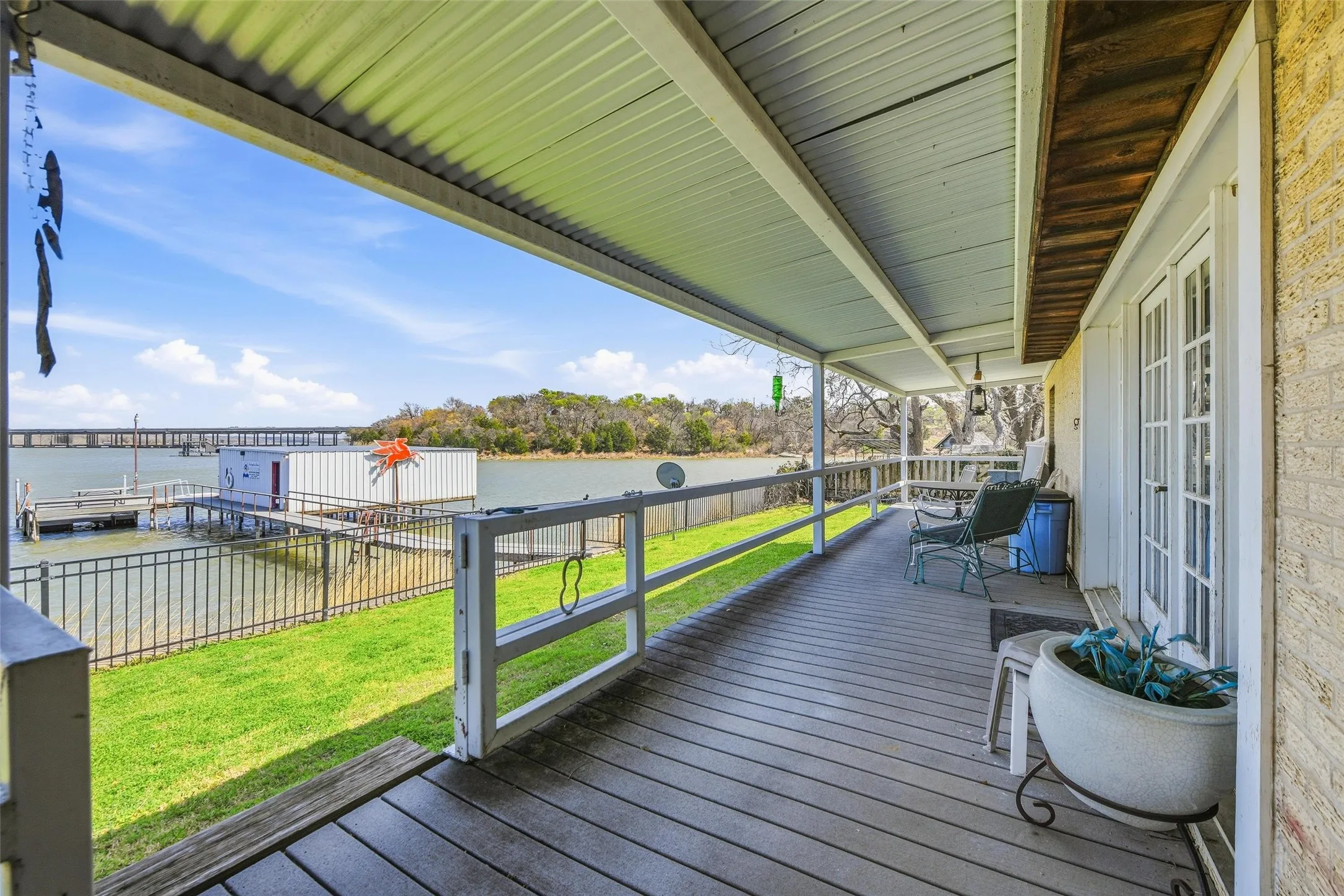 Single Family Residence For Sale in Tarrant County , 2404 Indian Cove Street, Fort Worth, Texas 76108, 3 Bedrooms, 3 Bathrooms, 4 Garage spaces, 2,445 Sqft, built in 1997, Preowned, Price $799,000, mls#21204048, Real Estate Agent in Fort Worth, Homes For Sale in Tarrant county, Homes For Sale in Fort Worth, Realtor in Fort Worth Texas, Real Estate Brokerage Independent Realty Texas, Luminita Cordes Realtor