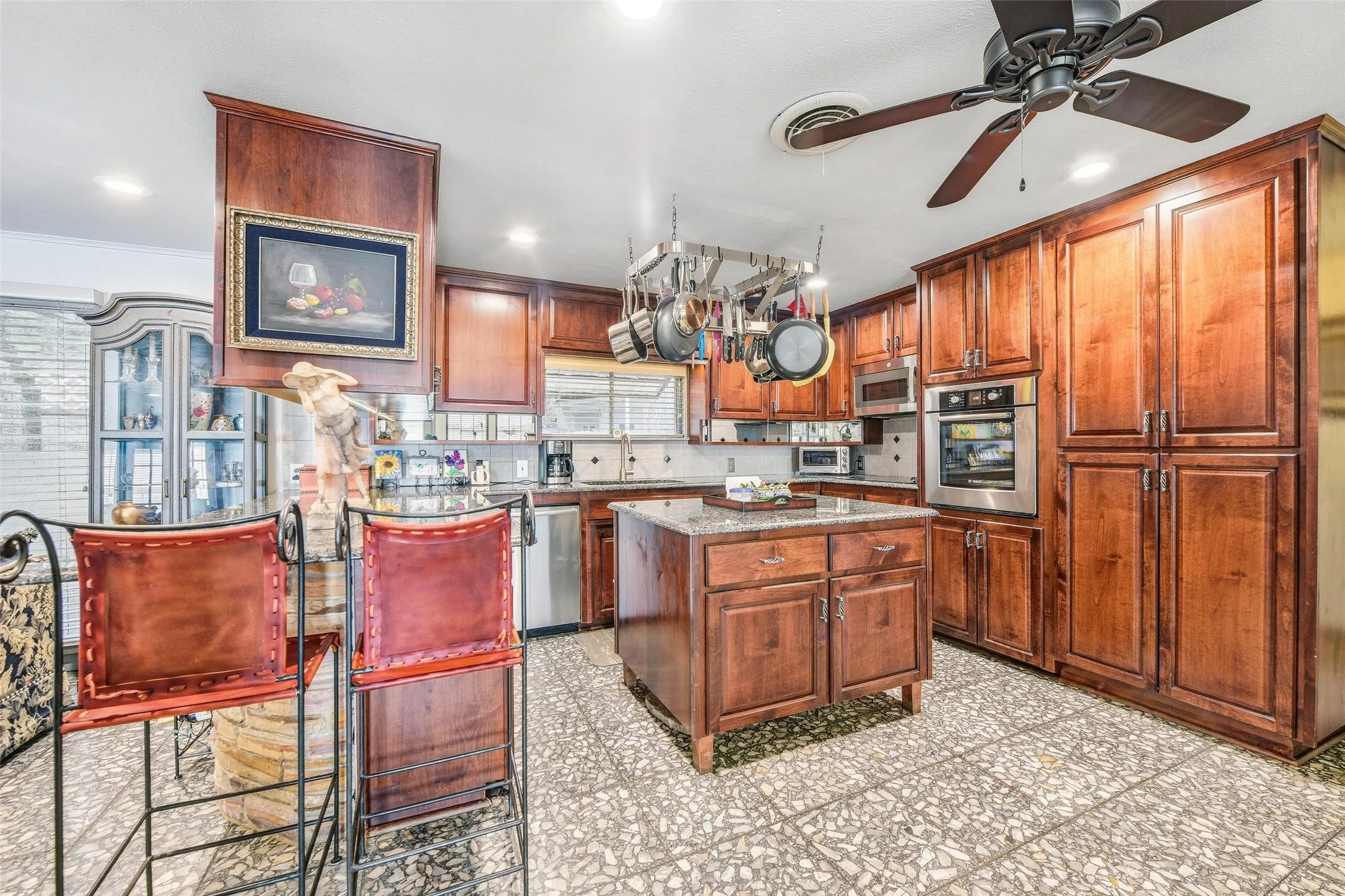 Single Family Residence For Sale in Tarrant County , 2404 Indian Cove Street, Fort Worth, Texas 76108, 3 Bedrooms, 3 Bathrooms, 4 Garage spaces, 2,445 Sqft, built in 1997, Preowned, Price $799,000, mls#21204048, Real Estate Agent in Fort Worth, Homes For Sale in Tarrant county, Homes For Sale in Fort Worth, Realtor in Fort Worth Texas, Real Estate Brokerage Independent Realty Texas, Luminita Cordes Realtor