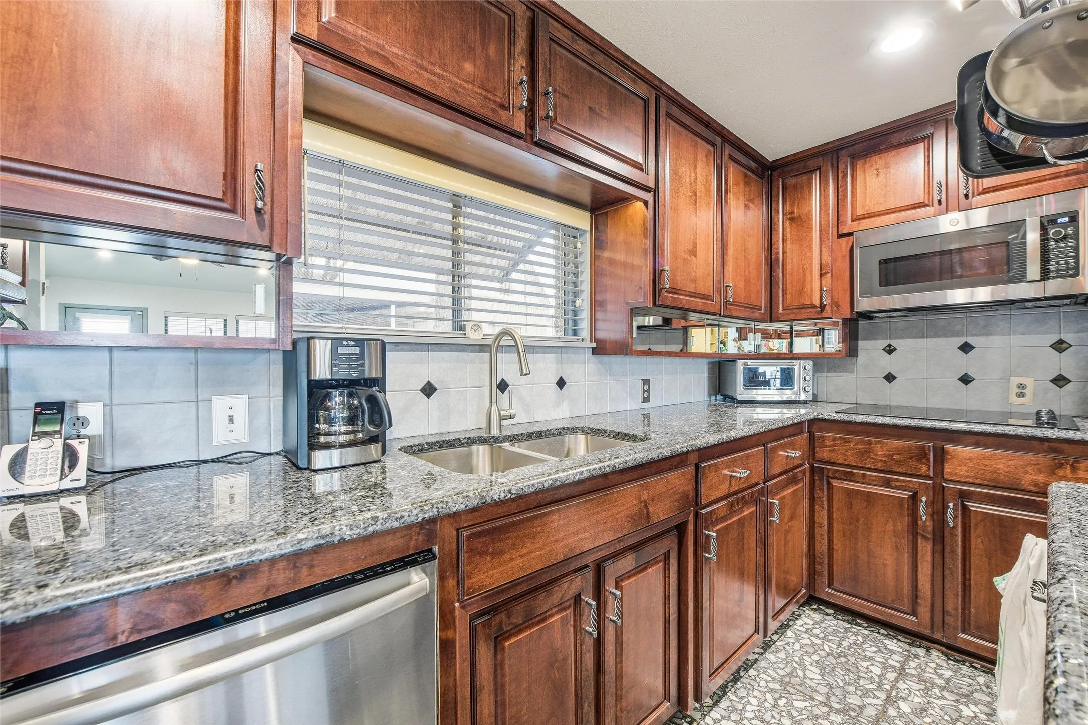 Single Family Residence For Sale in Tarrant County , 2404 Indian Cove Street, Fort Worth, Texas 76108, 3 Bedrooms, 3 Bathrooms, 4 Garage spaces, 2,445 Sqft, built in 1997, Preowned, Price $799,000, mls#21204048, Real Estate Agent in Fort Worth, Homes For Sale in Tarrant county, Homes For Sale in Fort Worth, Realtor in Fort Worth Texas, Real Estate Brokerage Independent Realty Texas, Luminita Cordes Realtor