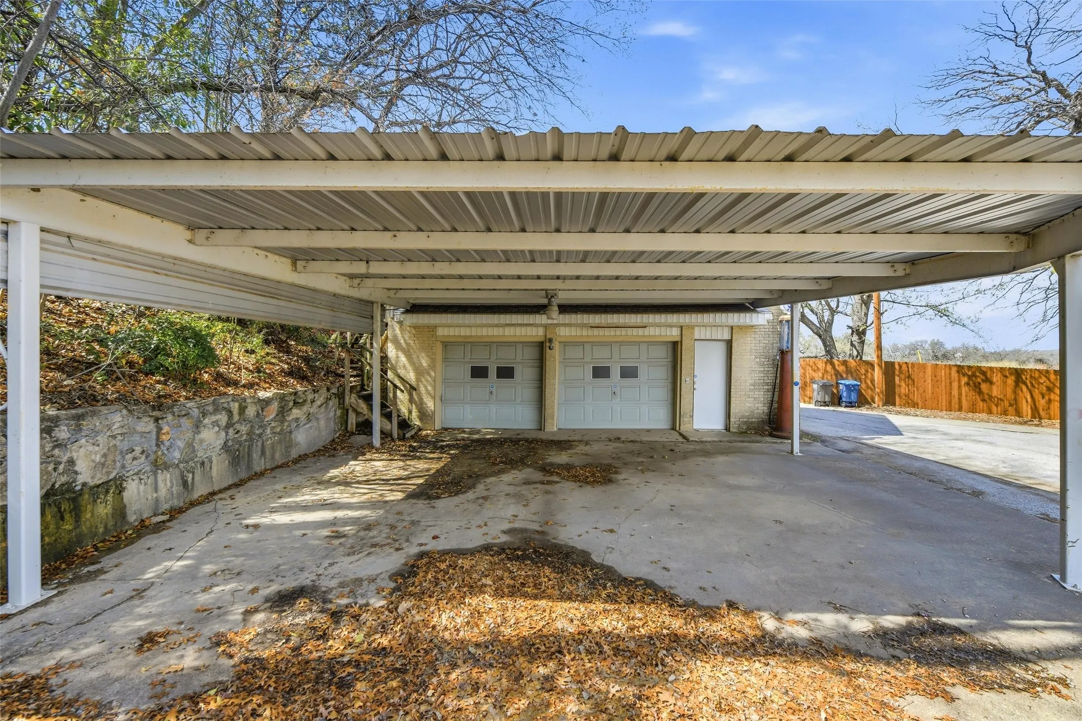 Single Family Residence For Sale in Tarrant County , 2404 Indian Cove Street, Fort Worth, Texas 76108, 3 Bedrooms, 3 Bathrooms, 4 Garage spaces, 2,445 Sqft, built in 1997, Preowned, Price $799,000, mls#21204048, Real Estate Agent in Fort Worth, Homes For Sale in Tarrant county, Homes For Sale in Fort Worth, Realtor in Fort Worth Texas, Real Estate Brokerage Independent Realty Texas, Luminita Cordes Realtor