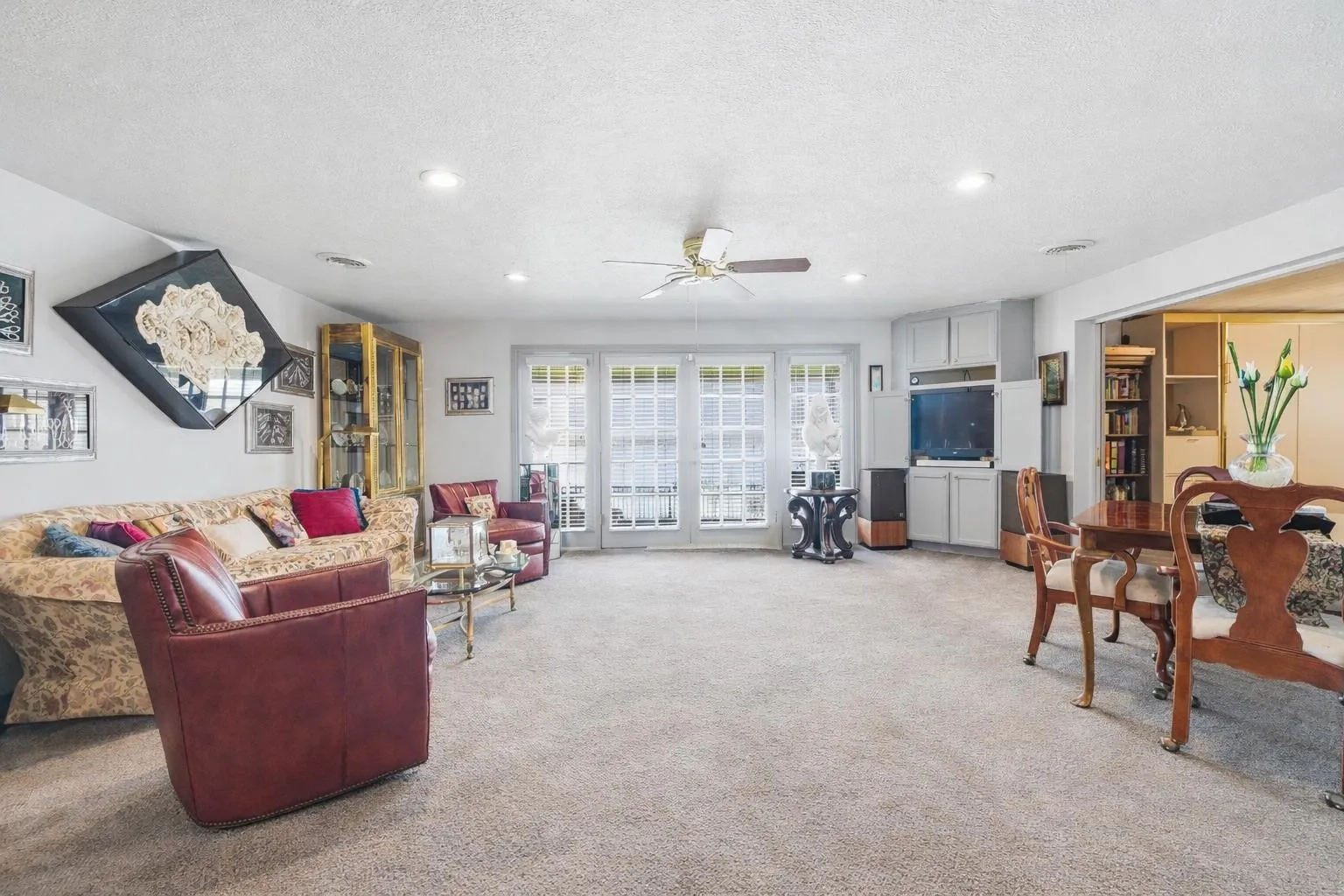 Single Family Residence For Sale in Tarrant County , 2404 Indian Cove Street, Fort Worth, Texas 76108, 3 Bedrooms, 3 Bathrooms, 4 Garage spaces, 2,445 Sqft, built in 1997, Preowned, Price $799,000, mls#21204048, Real Estate Agent in Fort Worth, Homes For Sale in Tarrant county, Homes For Sale in Fort Worth, Realtor in Fort Worth Texas, Real Estate Brokerage Independent Realty Texas, Luminita Cordes Realtor