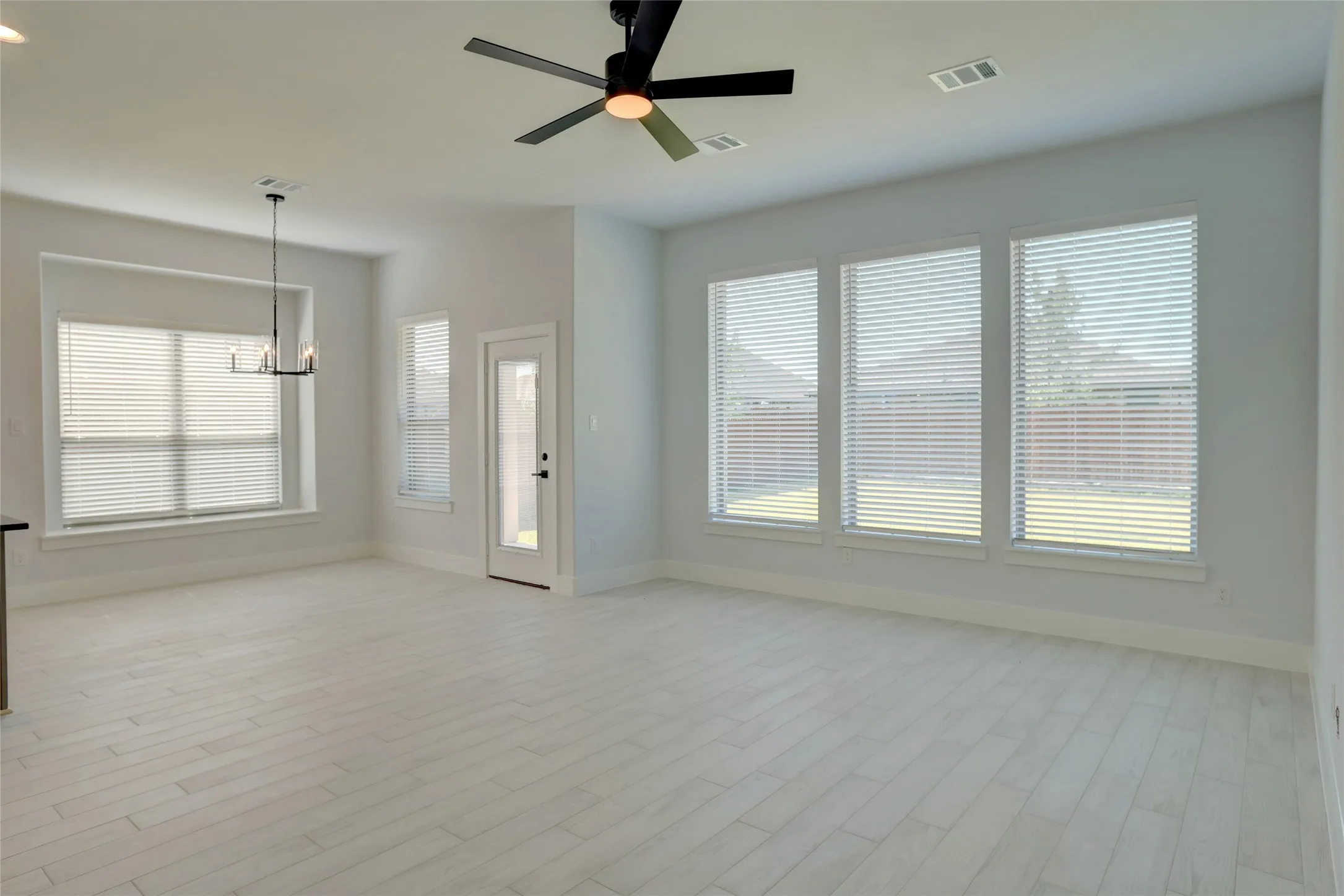 Single Family Residence For Sale in Collin County , 502 Murray Court, Josephine, Texas 75173, 4 Bedroom, 3 Bathroom, 2 Garage spaces, 2,187 Sqft, built in 2026, mls#21204246, Real Estate Agent in Josephine, Homes For Sale in Collin county, Homes For Sale in Josephine, Realtor in Josephine Texas, Real Estate Brokerage Independent Realty Texas, Luminita Cordes Realtor