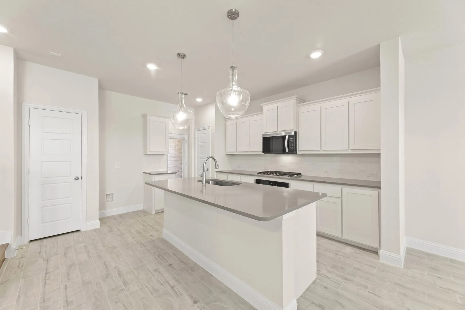 1967 Gentle Oak-Kitchen-2