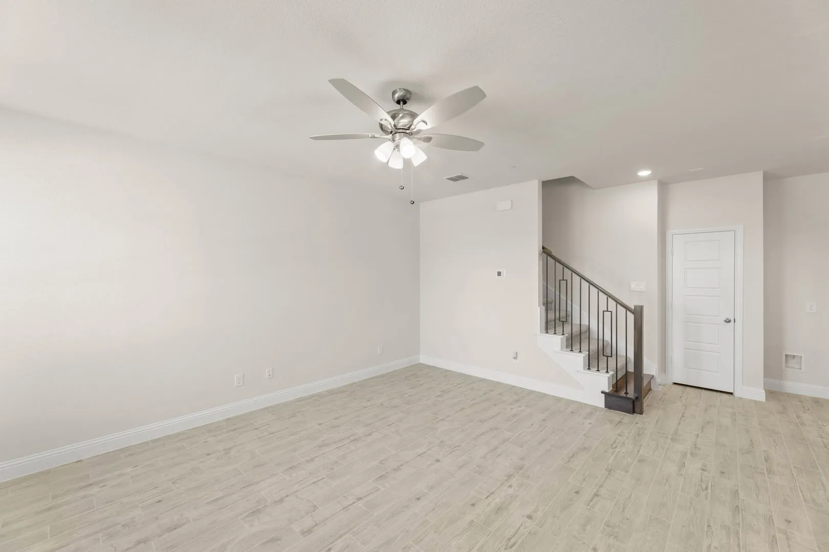 1967 Gentle Oak-Living Room-1