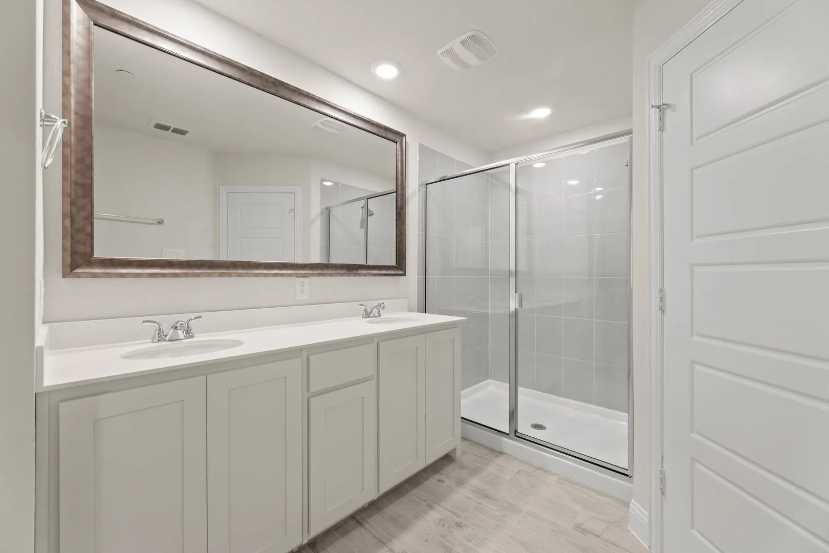 1967 Gentle Oak-Primary Suite-3