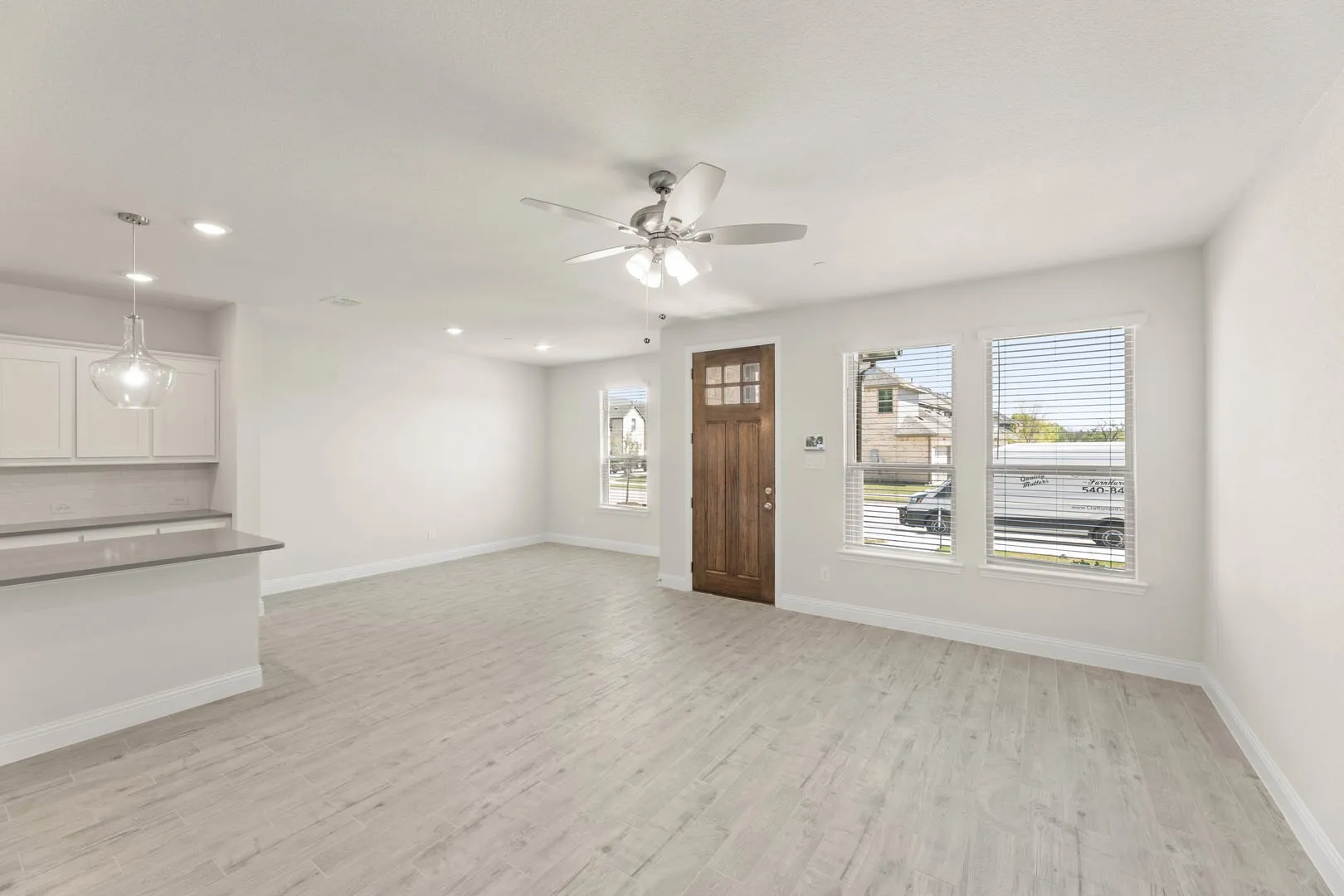 1967 Gentle Oak-Living Room-3