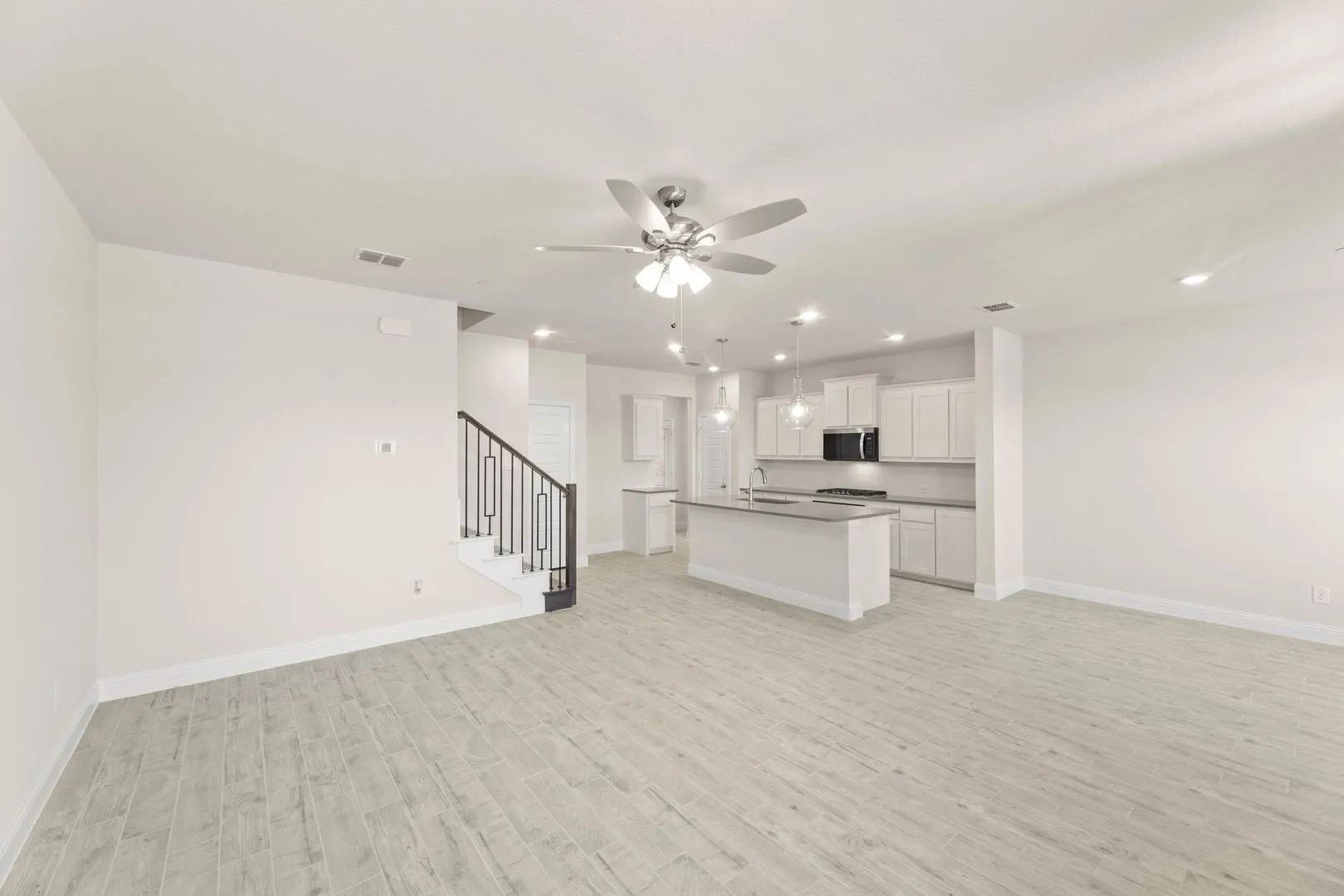 1967 Gentle Oak-Living Room-2