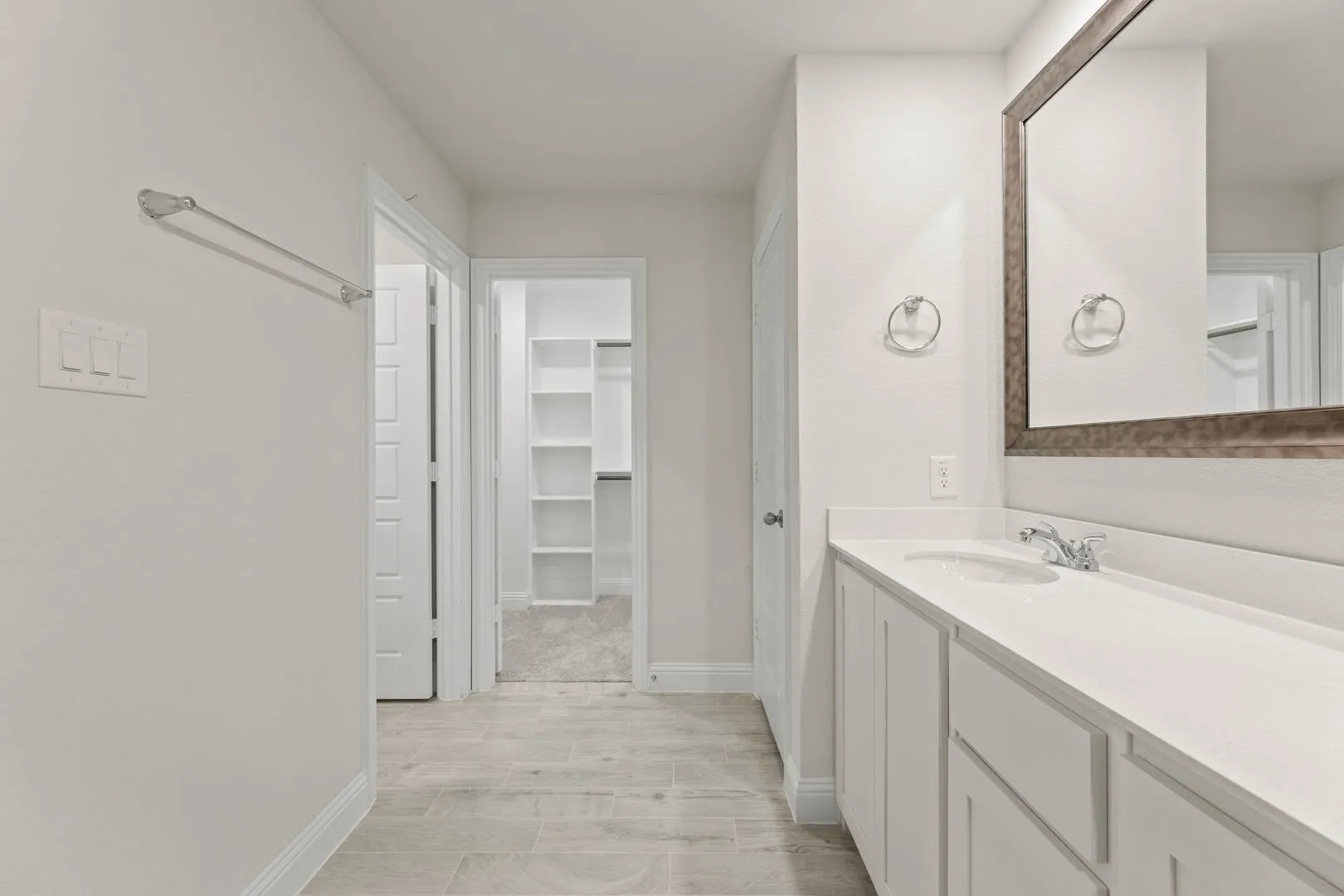 1967 Gentle Oak-Primary Suite-4