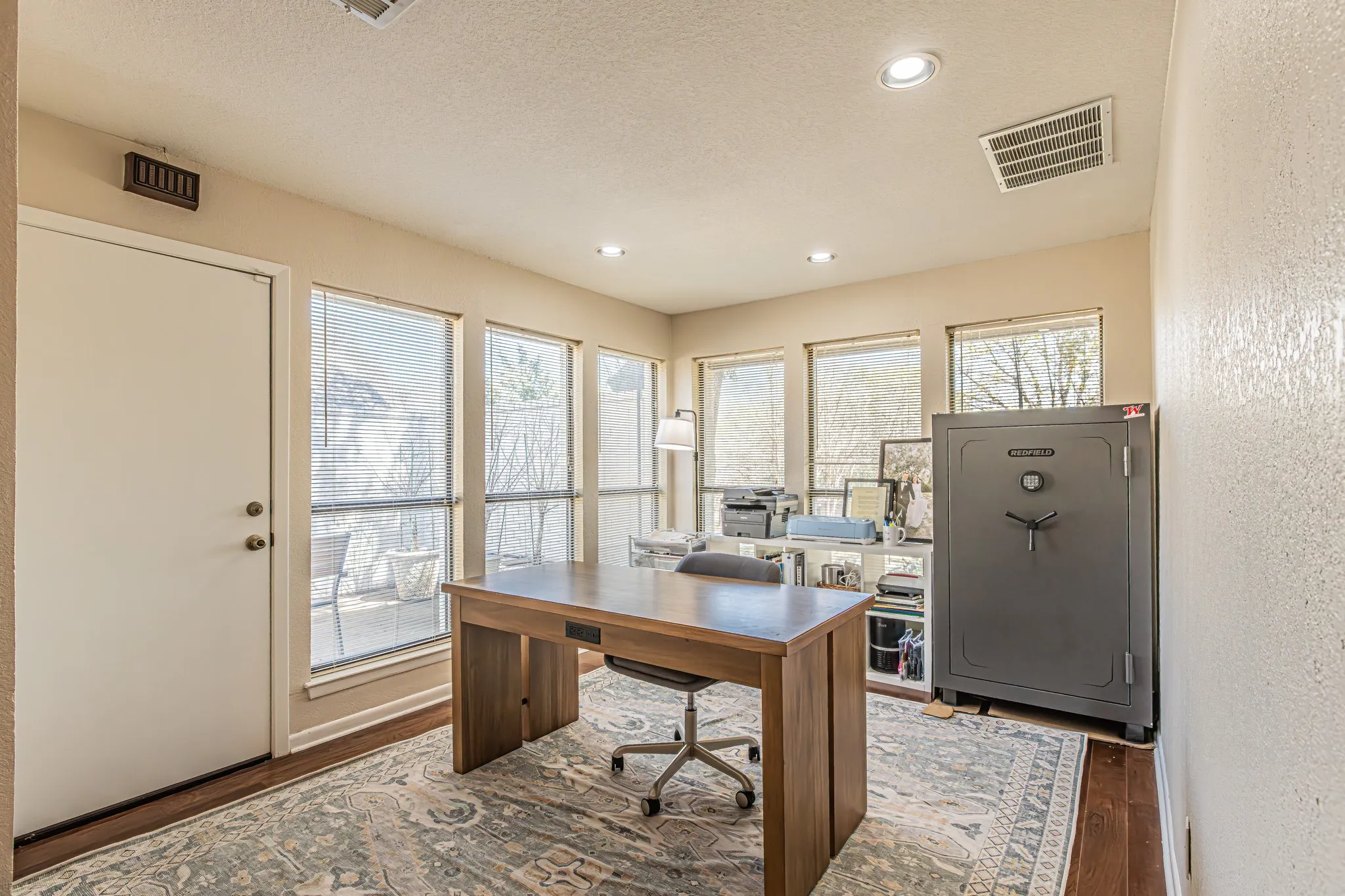 Add'l space in primary bedroom for office or workout or sitting area.