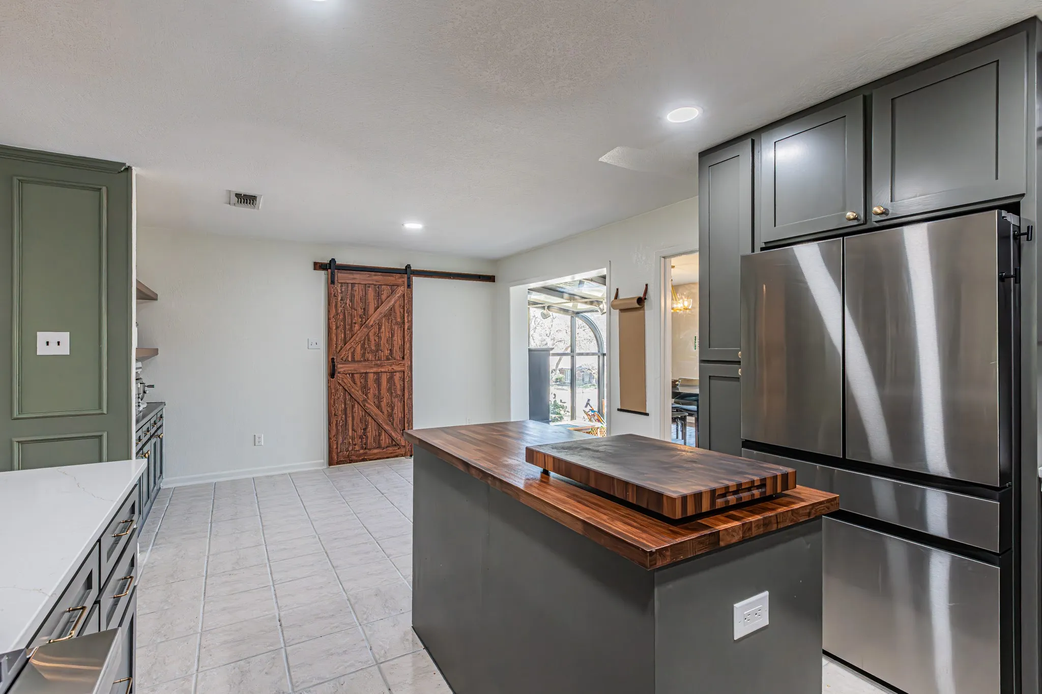 Barn door leads to Utility Room.