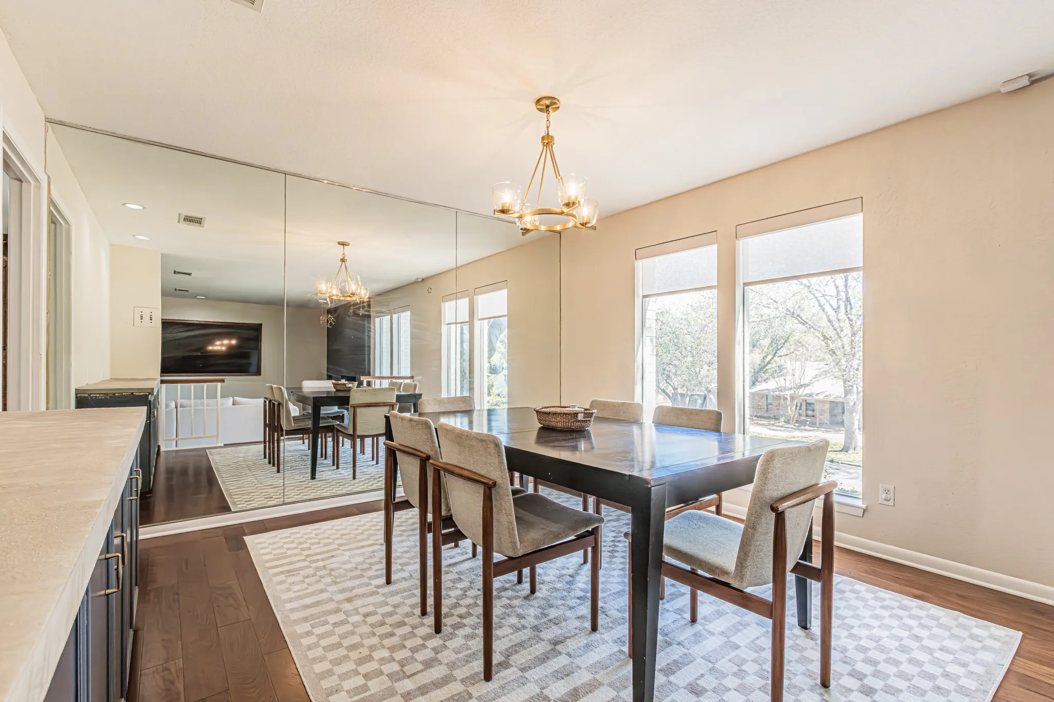 Single Family Residence For Sale in Tarrant County , 18 Crosslands Road, Benbrook, Texas 76132, 3 Bedroom, 3 Bathroom, 3 Garage spaces, 3,047 Sqft, built in 1979, Preowned, mls#21204381, Real Estate Agent in Benbrook, Homes For Sale in Tarrant county, Homes For Sale in Benbrook, Realtor in Benbrook Texas, Real Estate Brokerage Independent Realty Texas, Luminita Cordes Realtor
