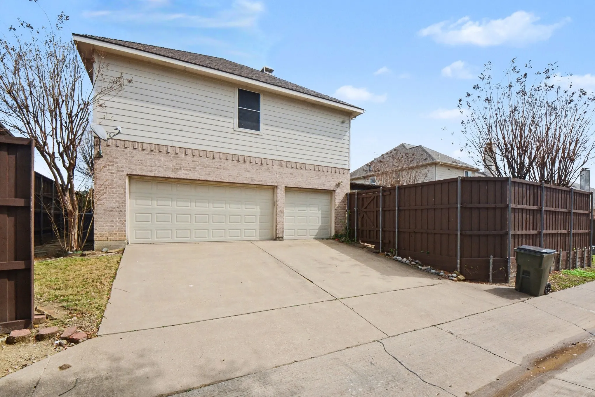 Single Family Residence For Sale in Collin County , 8709 Havant Lane, Plano, Texas 75024, 5 Bedroom, 3 Bathroom, 2 Garage spaces, 3,479 Sqft, built in 2001, Preowned, mls#21206397, Real Estate Agent in Plano, Homes For Sale in Collin county, Homes For Sale in Plano, Realtor in Plano Texas, Real Estate Brokerage Independent Realty Texas, Luminita Cordes Realtor