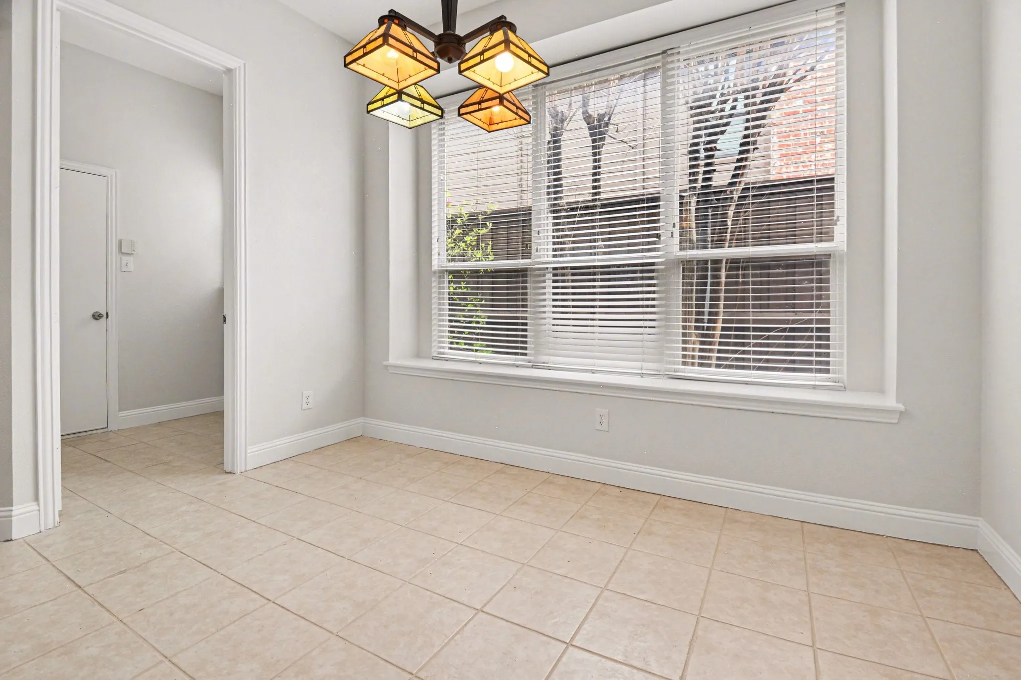 Single Family Residence For Sale in Collin County , 8709 Havant Lane, Plano, Texas 75024, 5 Bedroom, 3 Bathroom, 2 Garage spaces, 3,479 Sqft, built in 2001, Preowned, mls#21206397, Real Estate Agent in Plano, Homes For Sale in Collin county, Homes For Sale in Plano, Realtor in Plano Texas, Real Estate Brokerage Independent Realty Texas, Luminita Cordes Realtor