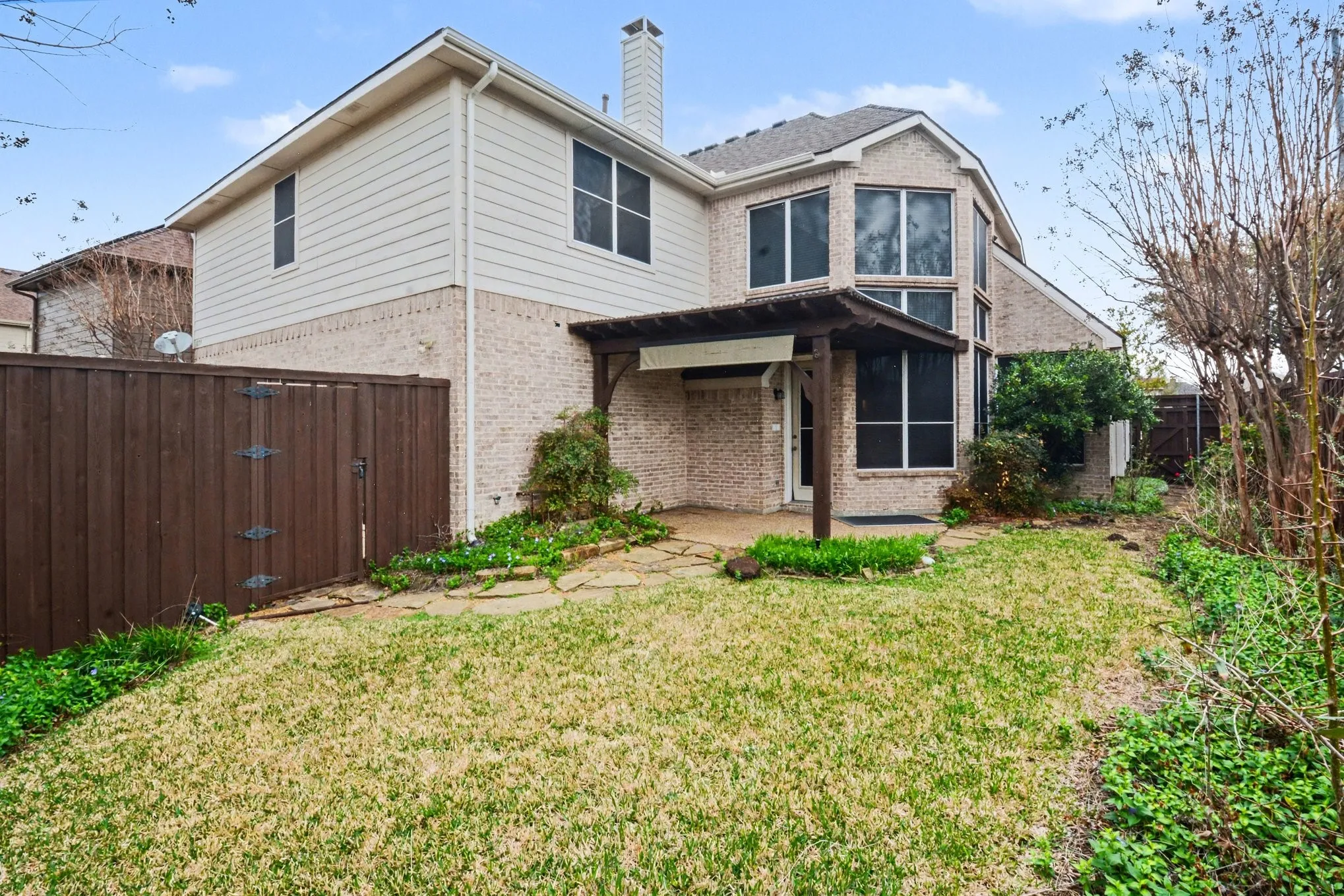 Single Family Residence For Sale in Collin County , 8709 Havant Lane, Plano, Texas 75024, 5 Bedroom, 3 Bathroom, 2 Garage spaces, 3,479 Sqft, built in 2001, Preowned, mls#21206397, Real Estate Agent in Plano, Homes For Sale in Collin county, Homes For Sale in Plano, Realtor in Plano Texas, Real Estate Brokerage Independent Realty Texas, Luminita Cordes Realtor