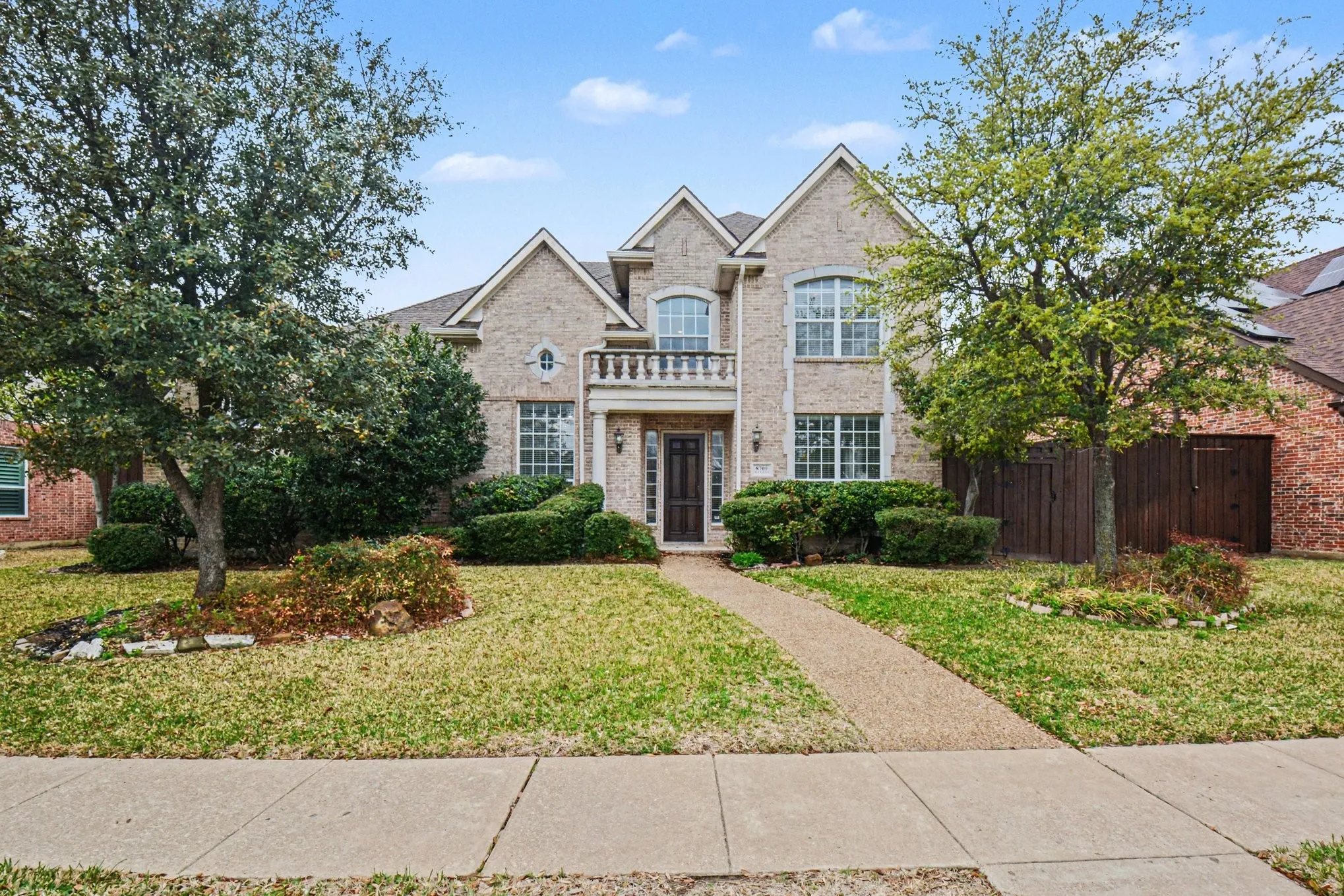 Single Family Residence For Sale in Collin County , 8709 Havant Lane, Plano, Texas 75024, 5 Bedroom, 3 Bathroom, 2 Garage spaces, 3,479 Sqft, built in 2001, Preowned, mls#21206397, Real Estate Agent in Plano, Homes For Sale in Collin county, Homes For Sale in Plano, Realtor in Plano Texas, Real Estate Brokerage Independent Realty Texas, Luminita Cordes Realtor