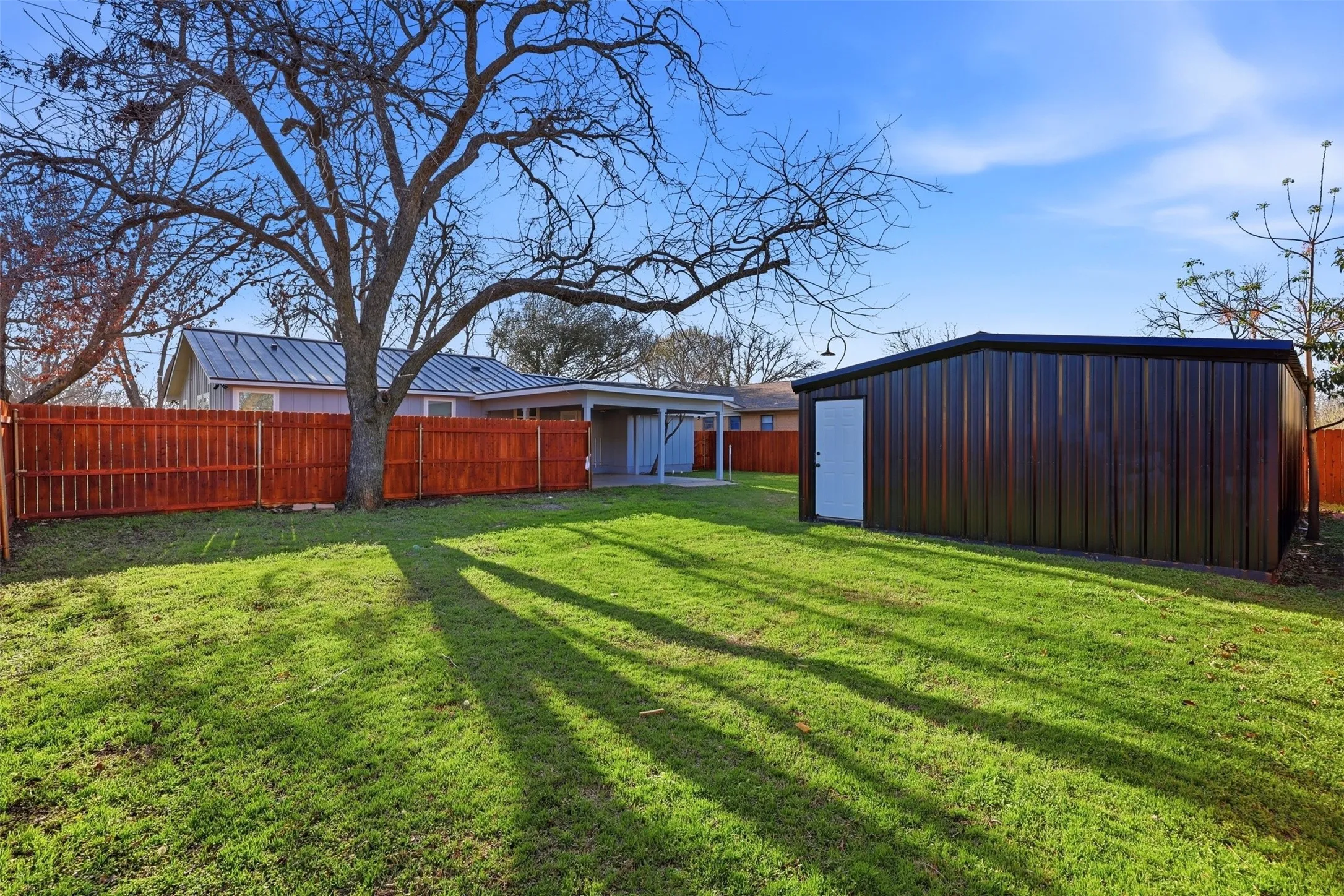 Single Family Residence For Sale in Johnson County , 502 Madison Street, Cleburne, Texas 76033, 3 Bedroom, 2 Bathroom, Garage spaces, 1,380 Sqft, built in 1983, Preowned, mls#21203529, Real Estate Agent in Cleburne, Homes For Sale in Johnson county, Homes For Sale in Cleburne, Realtor in Cleburne Texas, Real Estate Brokerage Independent Realty Texas, Luminita Cordes Realtor