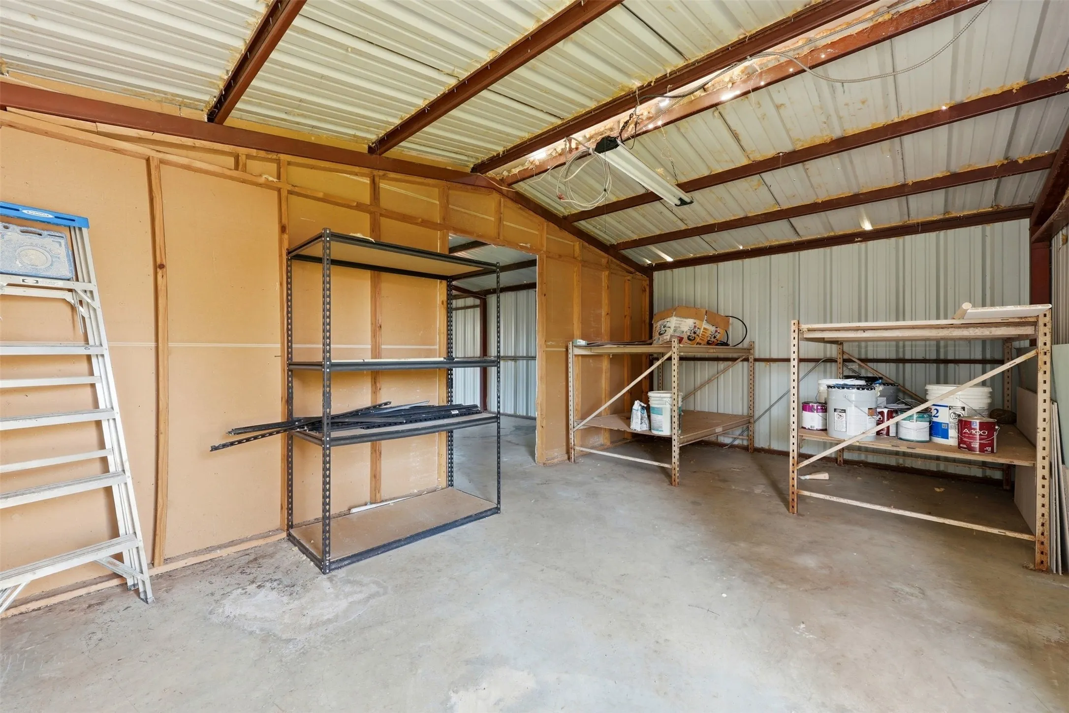 Single Family Residence For Sale in Johnson County , 502 Madison Street, Cleburne, Texas 76033, 3 Bedroom, 2 Bathroom, Garage spaces, 1,380 Sqft, built in 1983, Preowned, mls#21203529, Real Estate Agent in Cleburne, Homes For Sale in Johnson county, Homes For Sale in Cleburne, Realtor in Cleburne Texas, Real Estate Brokerage Independent Realty Texas, Luminita Cordes Realtor
