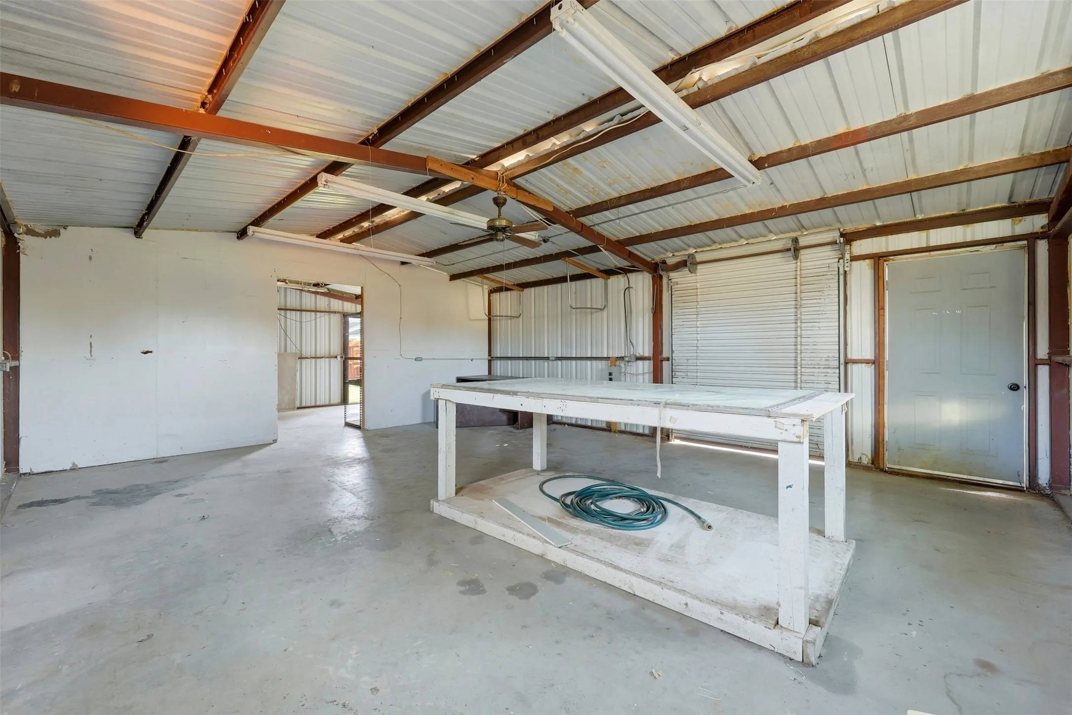 Single Family Residence For Sale in Johnson County , 502 Madison Street, Cleburne, Texas 76033, 3 Bedroom, 2 Bathroom, Garage spaces, 1,380 Sqft, built in 1983, Preowned, mls#21203529, Real Estate Agent in Cleburne, Homes For Sale in Johnson county, Homes For Sale in Cleburne, Realtor in Cleburne Texas, Real Estate Brokerage Independent Realty Texas, Luminita Cordes Realtor