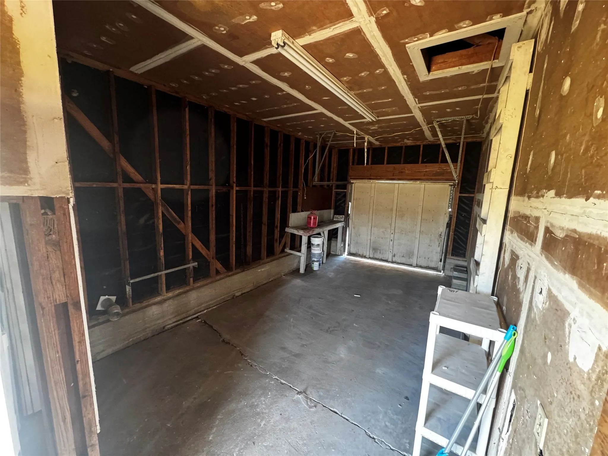Single Family Residence For Sale in Ellis County , 600 E 5th Street, Ferris, Texas 75125, 2 Bedroom, 1 Bathroom, 1 Garage spaces, 943 Sqft, built in 1969, mls#21207822, Real Estate Agent in Ferris, Homes For Sale in Ellis county, Homes For Sale in Ferris, Realtor in Ferris Texas, Real Estate Brokerage Independent Realty Texas, Luminita Cordes Realtor