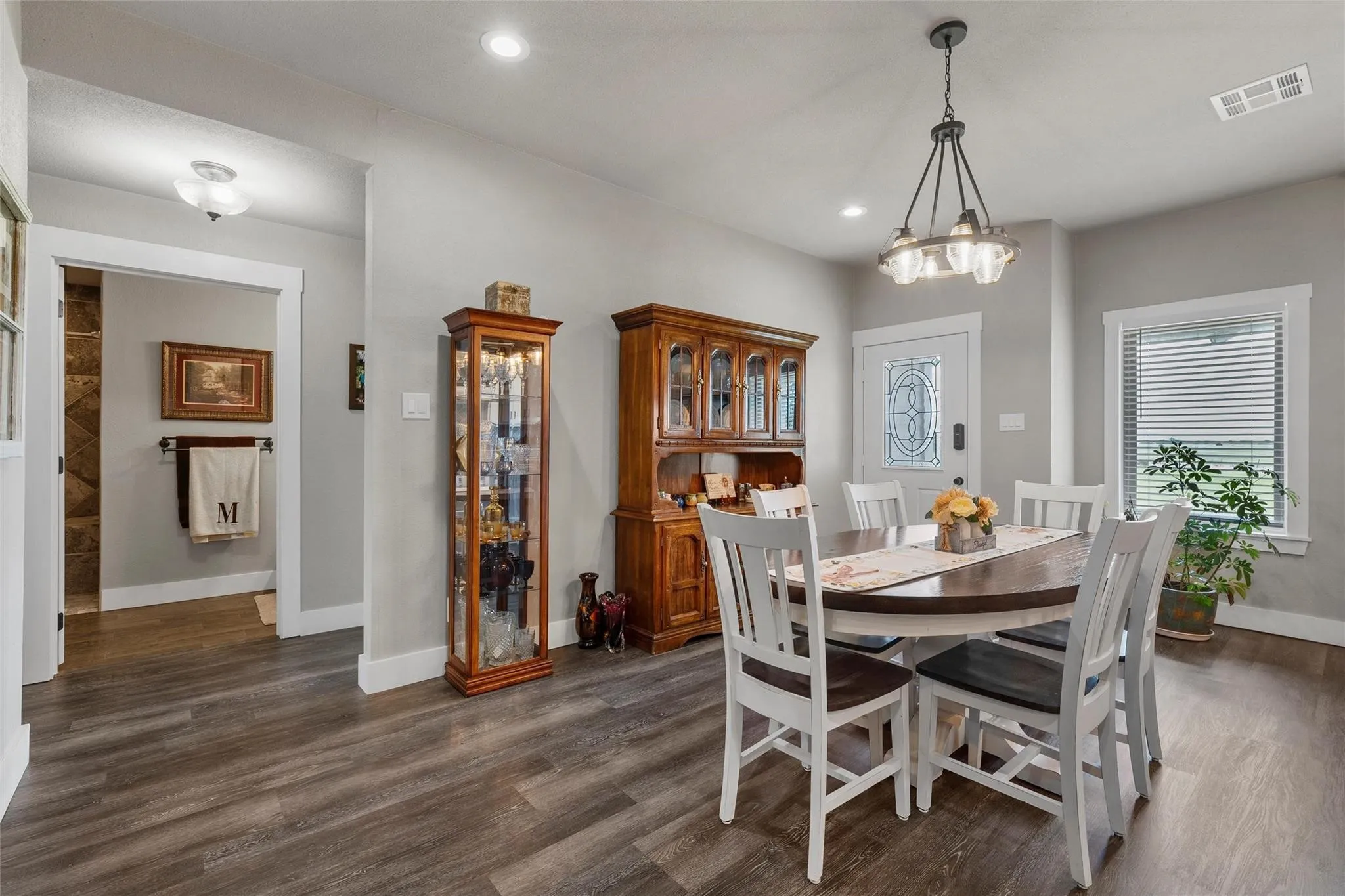 Single Family Residence For Sale in Mc Lennan County , 11541 Old Dallas Road, West, Texas 76691, 3 Bedroom, 2 Bathroom, 2 Garage spaces, 2,089 Sqft, built in 1986, mls#21182648, Real Estate Agent in West, Homes For Sale in Mc Lennan county, Homes For Sale in West, Realtor in West Texas, Real Estate Brokerage Independent Realty Texas, Luminita Cordes Realtor