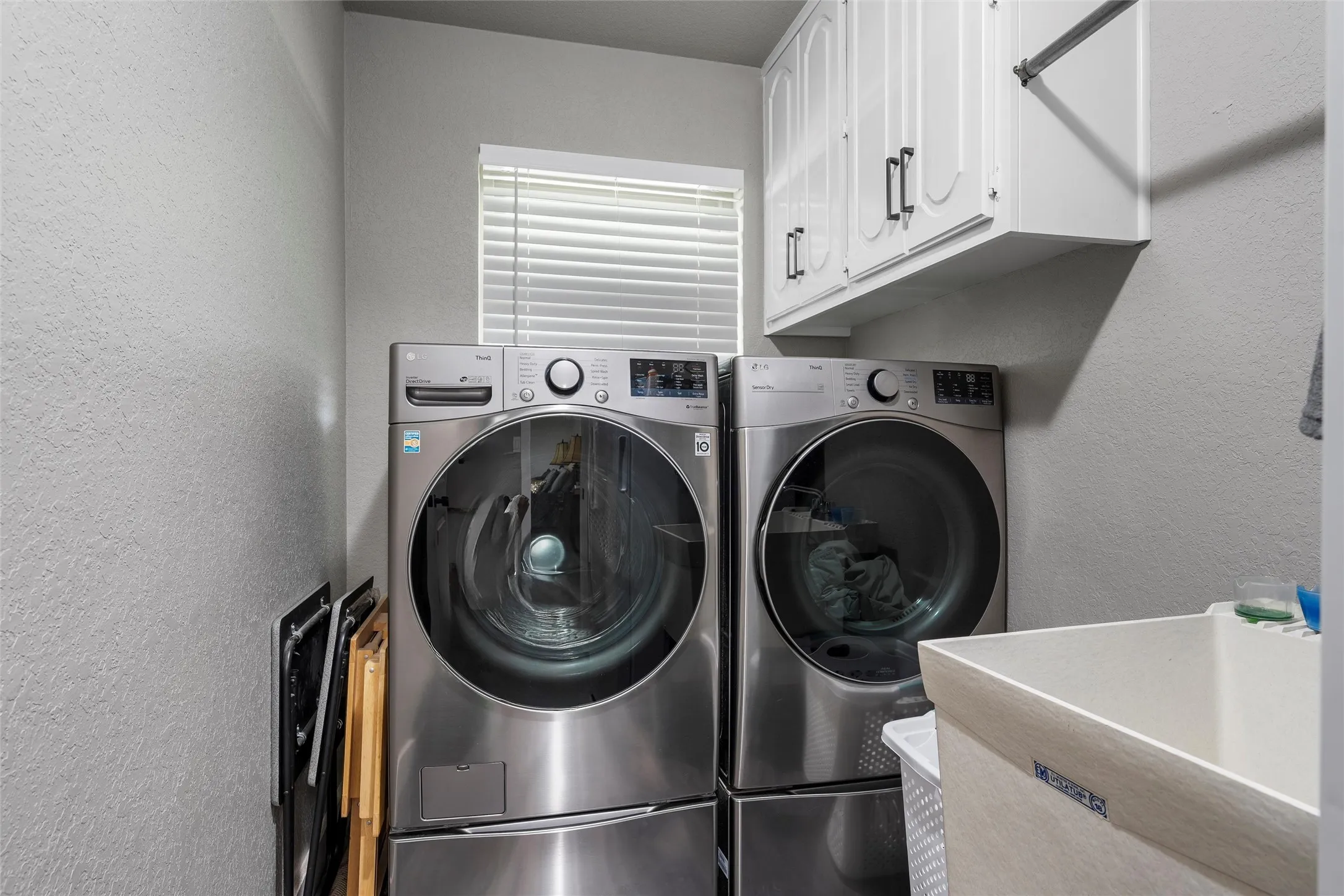 Single Family Residence For Sale in Mc Lennan County , 11541 Old Dallas Road, West, Texas 76691, 3 Bedroom, 2 Bathroom, 2 Garage spaces, 2,089 Sqft, built in 1986, mls#21182648, Real Estate Agent in West, Homes For Sale in Mc Lennan county, Homes For Sale in West, Realtor in West Texas, Real Estate Brokerage Independent Realty Texas, Luminita Cordes Realtor