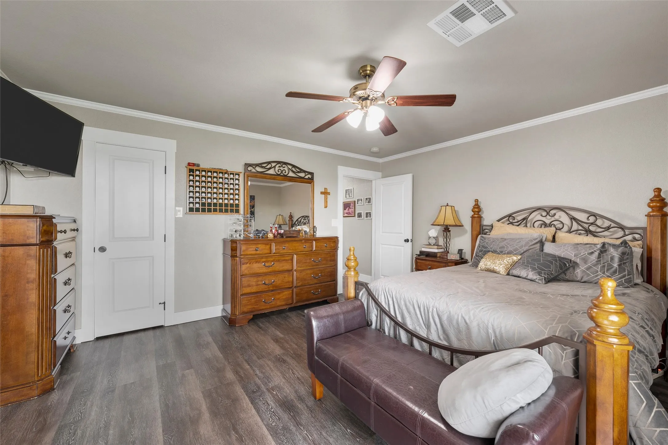 Single Family Residence For Sale in Mc Lennan County , 11541 Old Dallas Road, West, Texas 76691, 3 Bedroom, 2 Bathroom, 2 Garage spaces, 2,089 Sqft, built in 1986, mls#21182648, Real Estate Agent in West, Homes For Sale in Mc Lennan county, Homes For Sale in West, Realtor in West Texas, Real Estate Brokerage Independent Realty Texas, Luminita Cordes Realtor