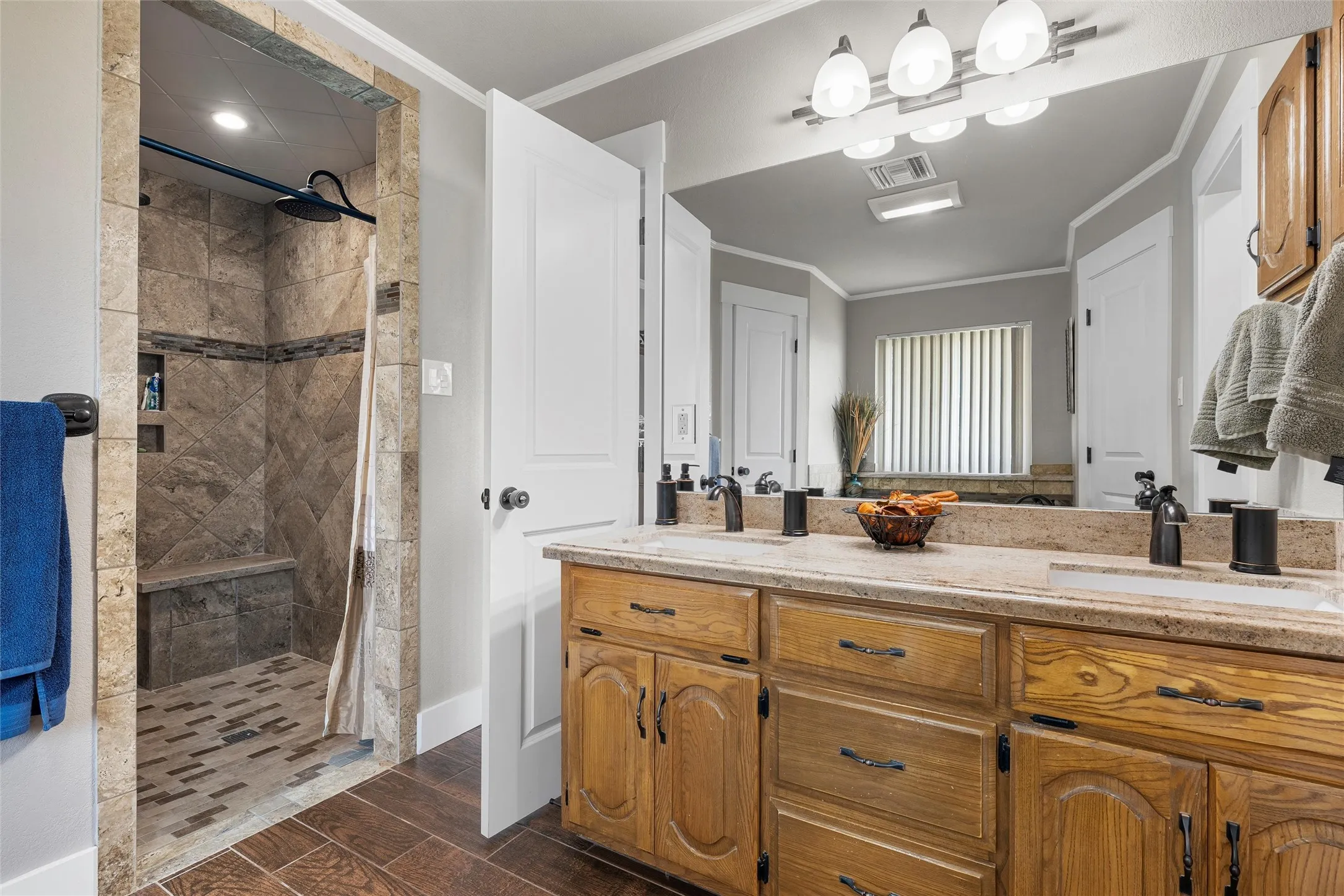 Single Family Residence For Sale in Mc Lennan County , 11541 Old Dallas Road, West, Texas 76691, 3 Bedroom, 2 Bathroom, 2 Garage spaces, 2,089 Sqft, built in 1986, mls#21182648, Real Estate Agent in West, Homes For Sale in Mc Lennan county, Homes For Sale in West, Realtor in West Texas, Real Estate Brokerage Independent Realty Texas, Luminita Cordes Realtor