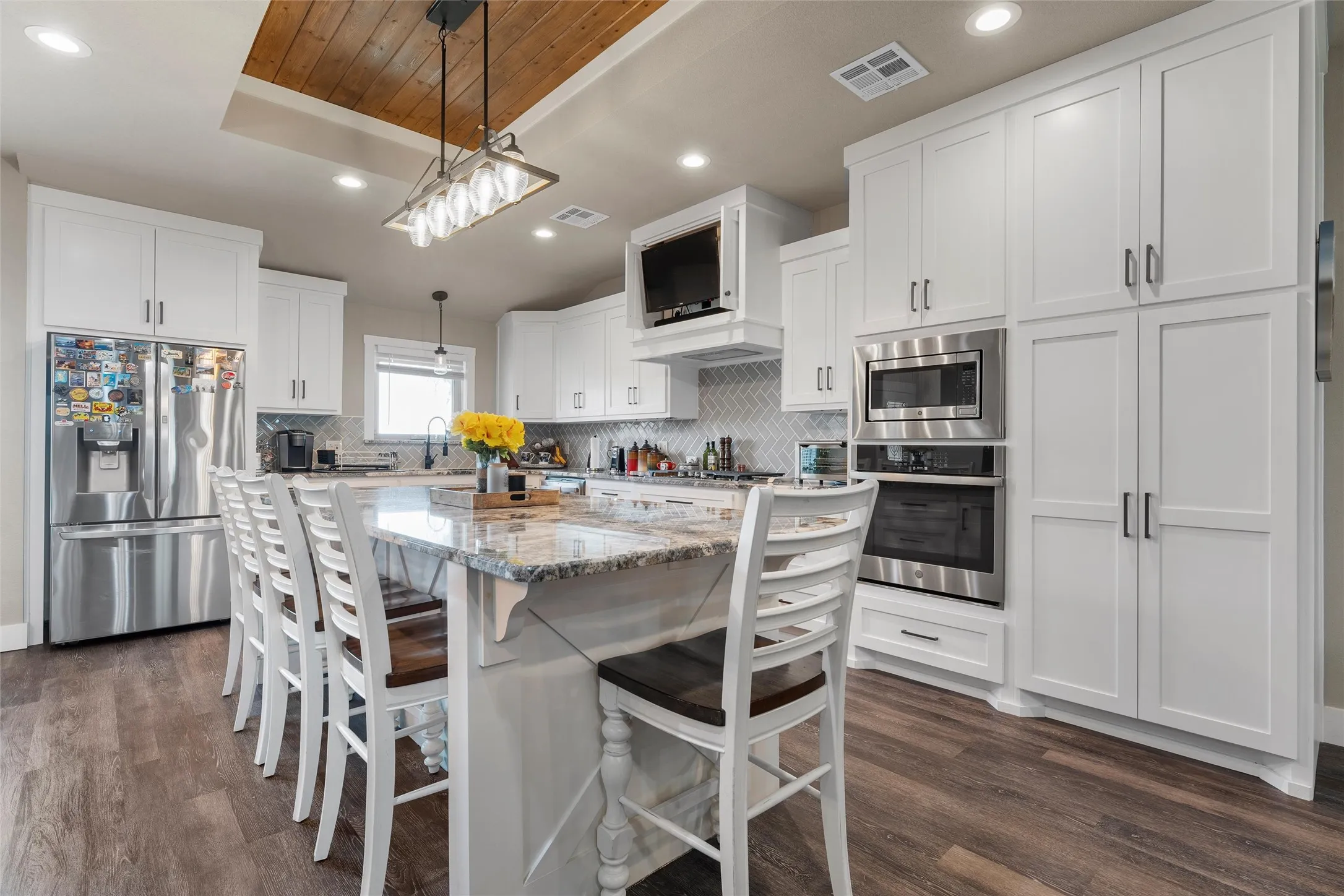 Single Family Residence For Sale in Mc Lennan County , 11541 Old Dallas Road, West, Texas 76691, 3 Bedroom, 2 Bathroom, 2 Garage spaces, 2,089 Sqft, built in 1986, mls#21182648, Real Estate Agent in West, Homes For Sale in Mc Lennan county, Homes For Sale in West, Realtor in West Texas, Real Estate Brokerage Independent Realty Texas, Luminita Cordes Realtor