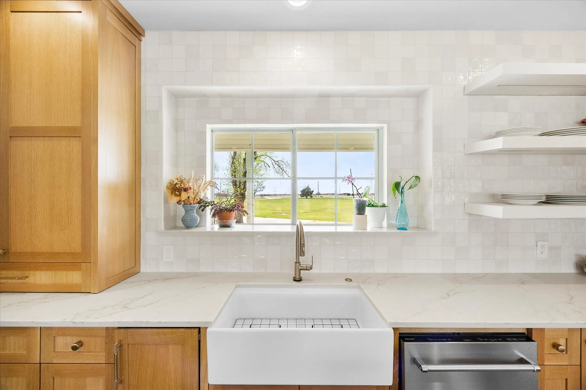 Single Family Residence For Sale in Rockwall County , 499 Mcdonald Road, Rockwall, Texas 75032, 3 Bedroom, 3 Bathroom, 2 Garage spaces, 2,636 Sqft, built in 1998, Preowned, mls#21203058, Real Estate Agent in Rockwall, Homes For Sale in Rockwall county, Homes For Sale in Rockwall, Realtor in Rockwall Texas, Real Estate Brokerage Independent Realty Texas, Luminita Cordes Realtor