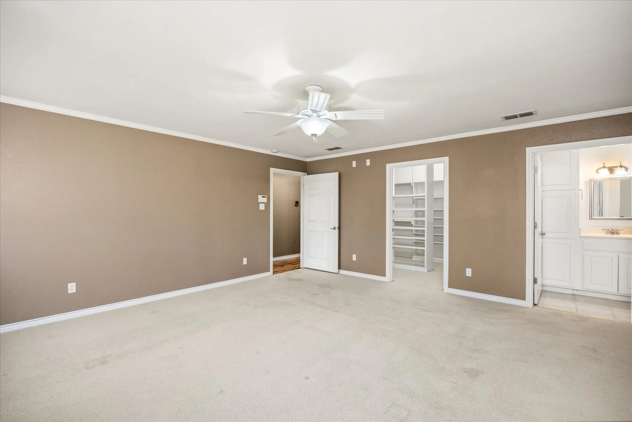 Single Family Residence For Sale in Somervell County , 1118 County Road 325, Glen Rose, Texas 76043, 3 Bedroom, 3 Bathroom, 3 Garage spaces, 2,627 Sqft, built in 2007, Preowned, mls#21205910, Real Estate Agent in Glen Rose, Homes For Sale in Somervell county, Homes For Sale in Glen Rose, Realtor in Glen Rose Texas, Real Estate Brokerage Independent Realty Texas, Luminita Cordes Realtor