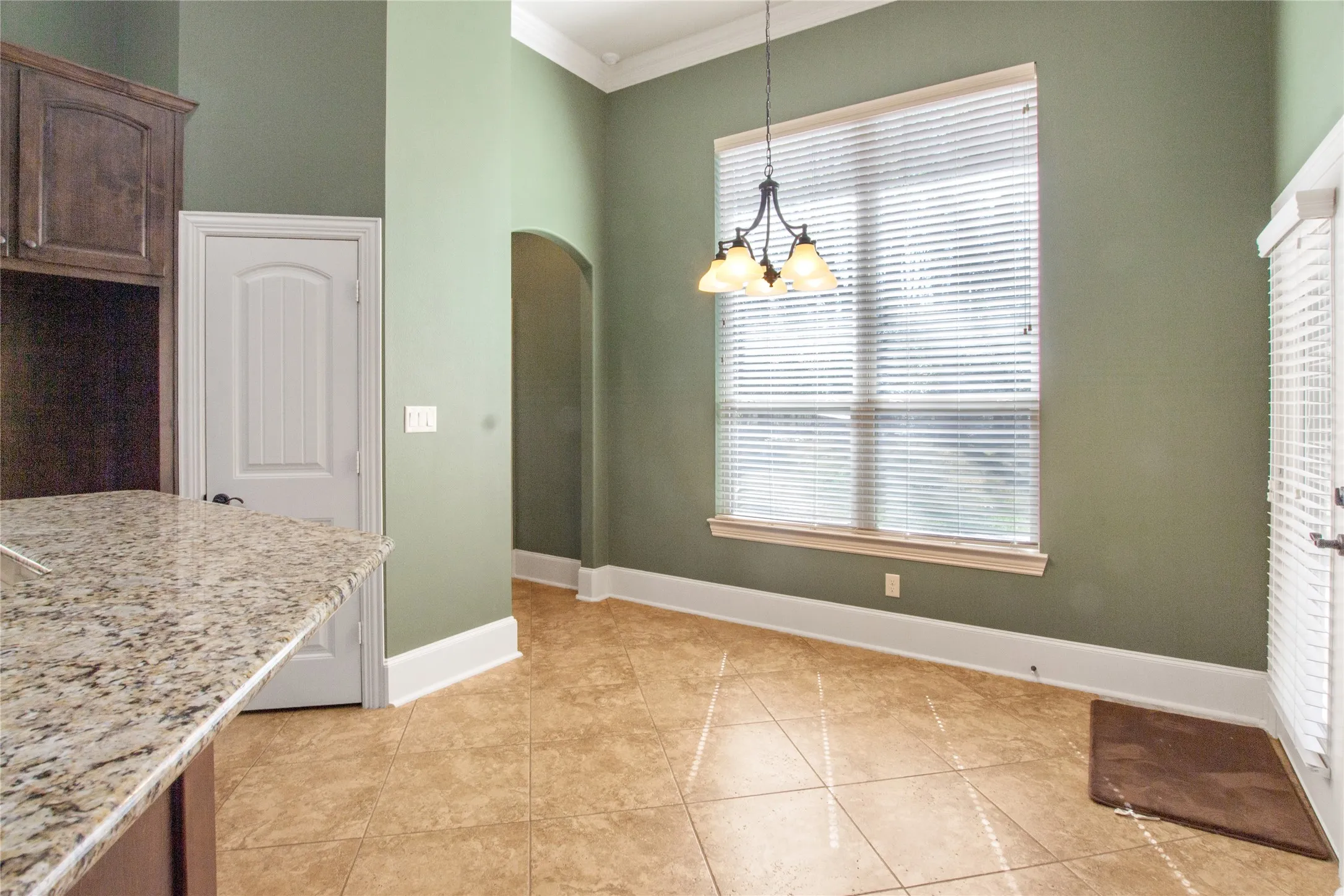 Single Family Residence For Sale in Smith County , 15207 Maple Leaf Court, Tyler, Texas 75707, 3 Bedroom, 2 Bathroom, 2 Garage spaces, 1,863 Sqft, built in 2011, Preowned, mls#21202458, Real Estate Agent in Tyler, Homes For Sale in Smith county, Homes For Sale in Tyler, Realtor in Tyler Texas, Real Estate Brokerage Independent Realty Texas, Luminita Cordes Realtor