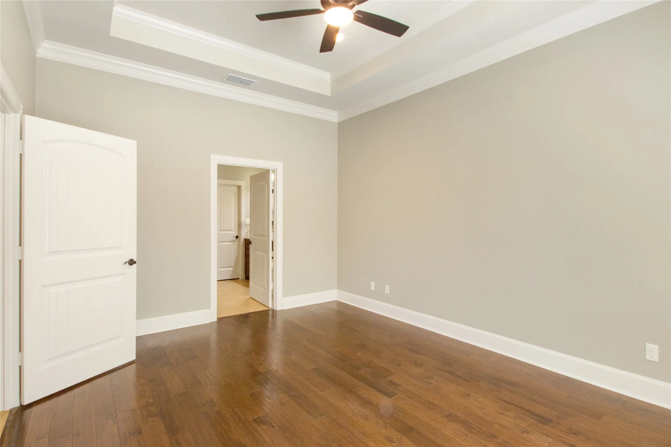 Single Family Residence For Sale in Smith County , 15207 Maple Leaf Court, Tyler, Texas 75707, 3 Bedroom, 2 Bathroom, 2 Garage spaces, 1,863 Sqft, built in 2011, Preowned, mls#21202458, Real Estate Agent in Tyler, Homes For Sale in Smith county, Homes For Sale in Tyler, Realtor in Tyler Texas, Real Estate Brokerage Independent Realty Texas, Luminita Cordes Realtor