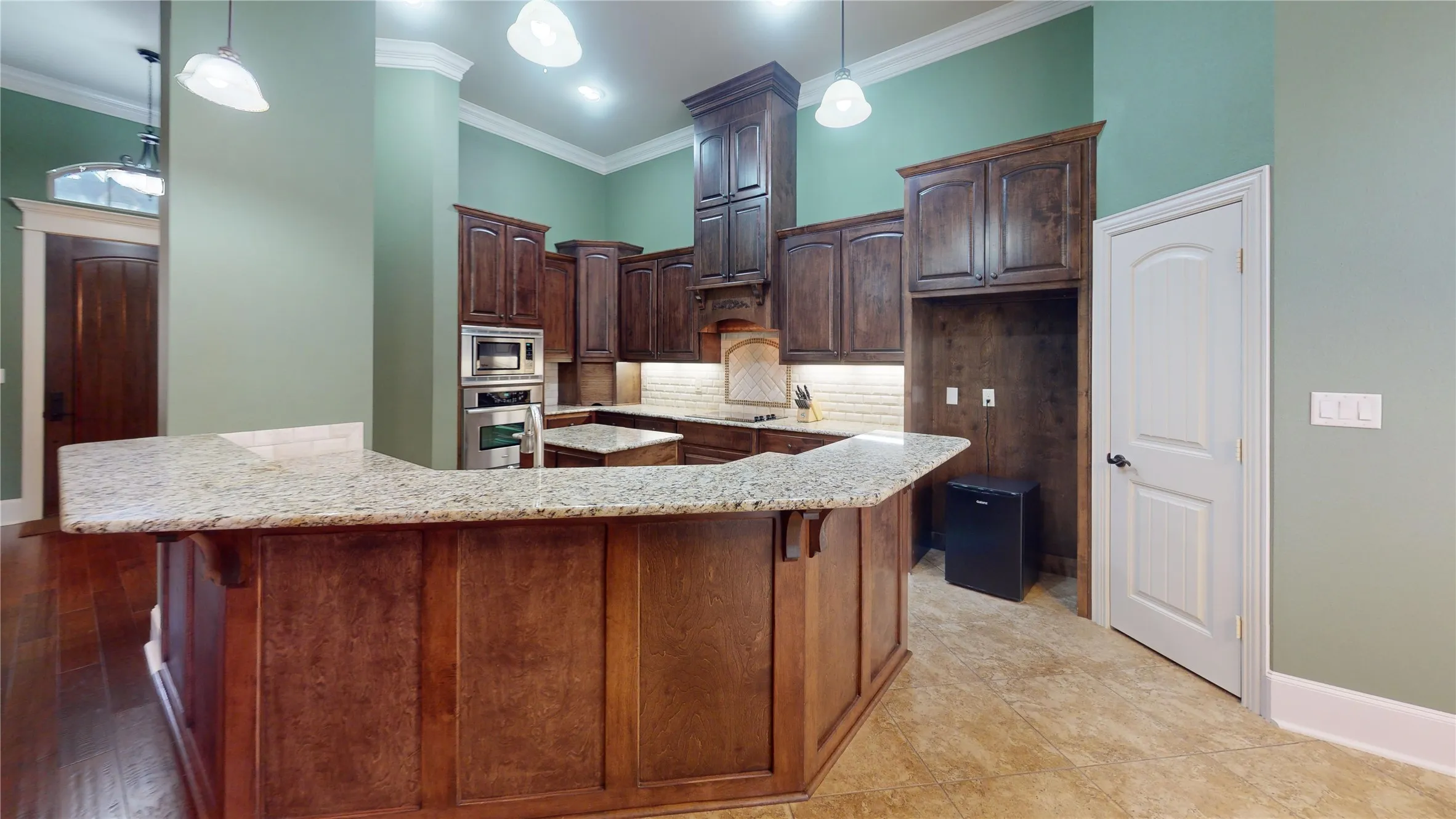 Single Family Residence For Sale in Smith County , 15207 Maple Leaf Court, Tyler, Texas 75707, 3 Bedroom, 2 Bathroom, 2 Garage spaces, 1,863 Sqft, built in 2011, Preowned, mls#21202458, Real Estate Agent in Tyler, Homes For Sale in Smith county, Homes For Sale in Tyler, Realtor in Tyler Texas, Real Estate Brokerage Independent Realty Texas, Luminita Cordes Realtor
