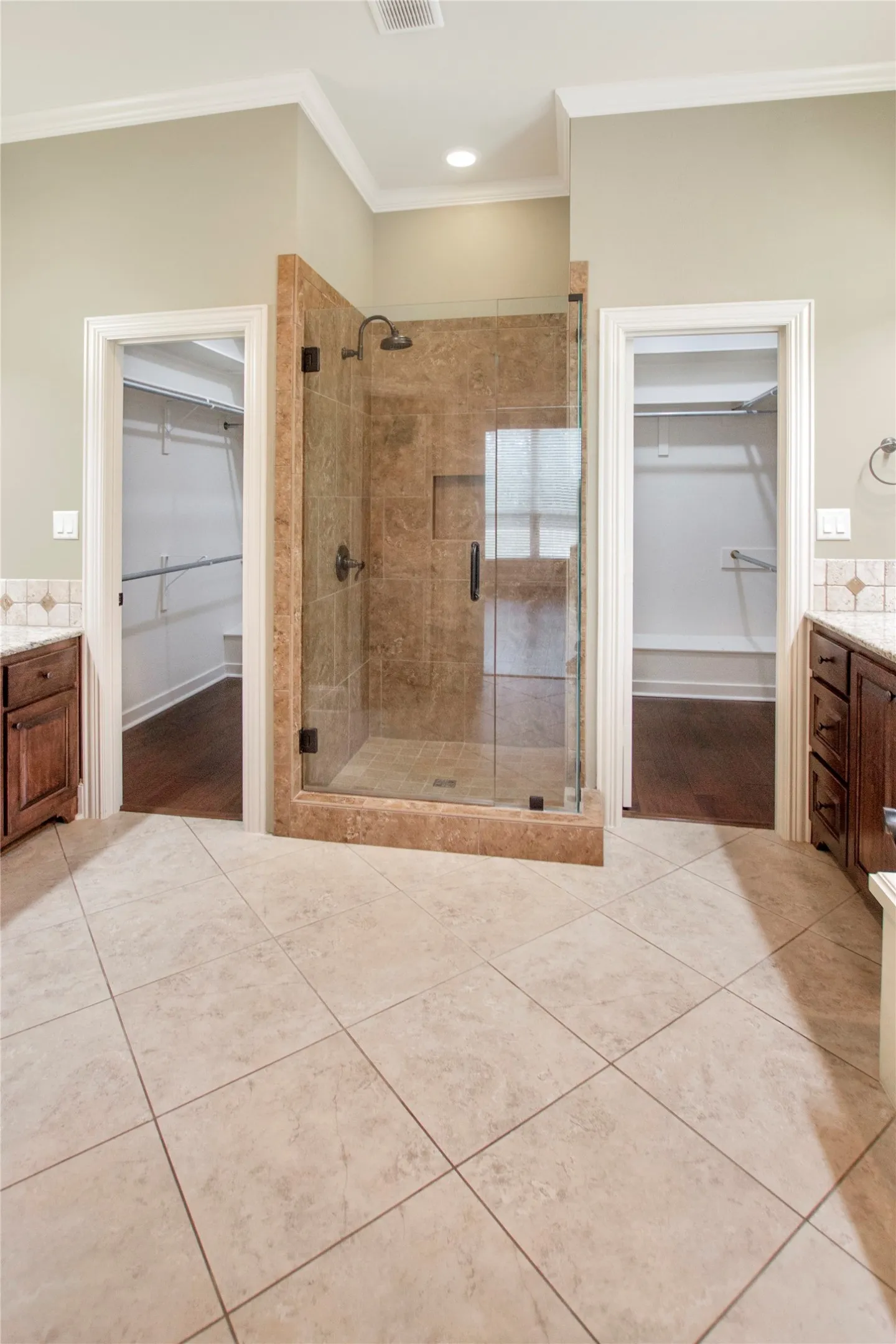 Single Family Residence For Sale in Smith County , 15207 Maple Leaf Court, Tyler, Texas 75707, 3 Bedroom, 2 Bathroom, 2 Garage spaces, 1,863 Sqft, built in 2011, Preowned, mls#21202458, Real Estate Agent in Tyler, Homes For Sale in Smith county, Homes For Sale in Tyler, Realtor in Tyler Texas, Real Estate Brokerage Independent Realty Texas, Luminita Cordes Realtor