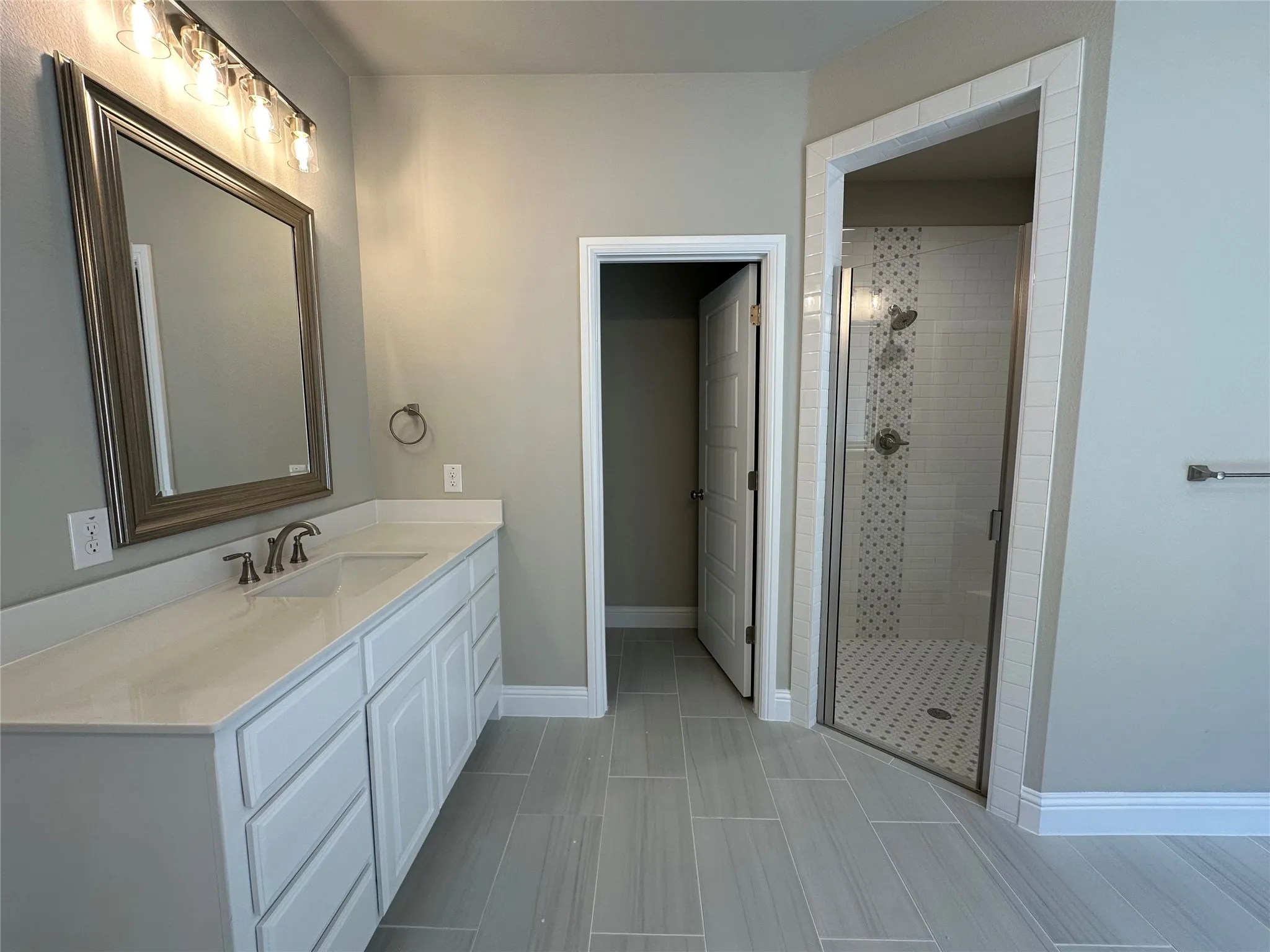 Single Family Residence For Sale in Johnson County , 2009 Belle Lagos Ln, Cleburne, Texas 76033, 3 Bedroom, 3 Bathroom, 2 Garage spaces, 2,280 Sqft, built in 2026, New Construction - Incomplete, mls#21207948, Real Estate Agent in Cleburne, Homes For Sale in Johnson county, Homes For Sale in Cleburne, Realtor in Cleburne Texas, Real Estate Brokerage Independent Realty Texas, Luminita Cordes Realtor