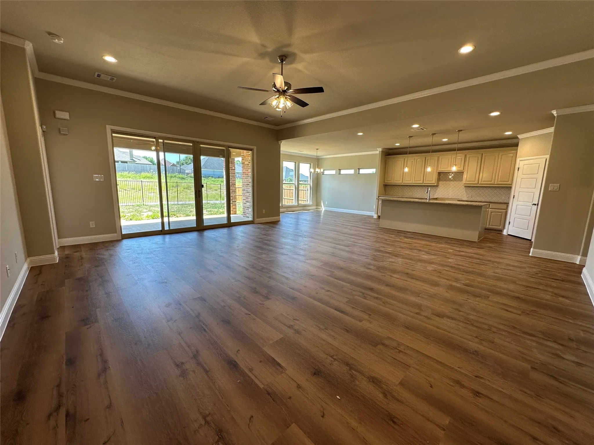 Single Family Residence For Sale in Johnson County , 2009 Belle Lagos Ln, Cleburne, Texas 76033, 3 Bedroom, 3 Bathroom, 2 Garage spaces, 2,280 Sqft, built in 2026, New Construction - Incomplete, mls#21207948, Real Estate Agent in Cleburne, Homes For Sale in Johnson county, Homes For Sale in Cleburne, Realtor in Cleburne Texas, Real Estate Brokerage Independent Realty Texas, Luminita Cordes Realtor